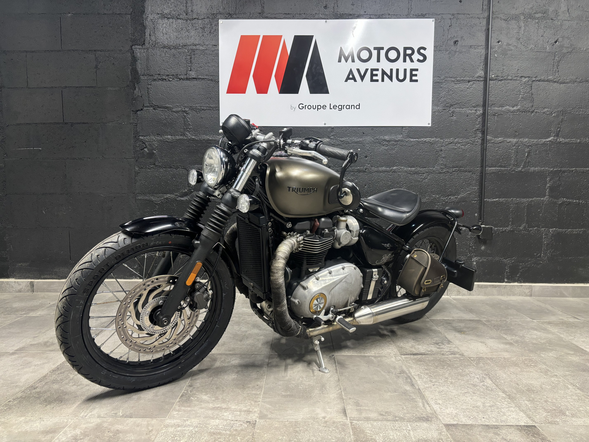 photo de TRIUMPH BONNEVILLE BOBBER 1200 1200 occasion de couleur  en vente à Tours n°3