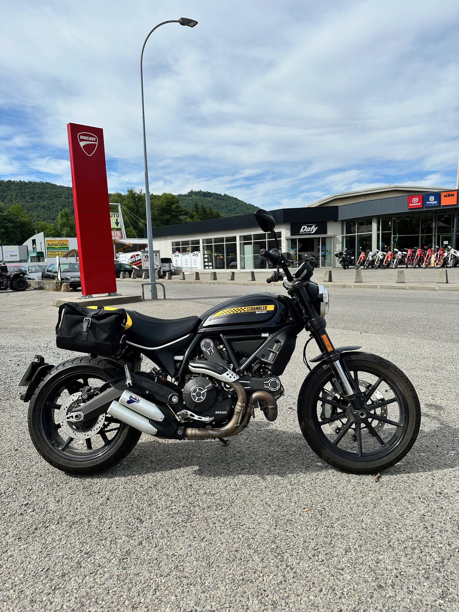 photo de DUCATI SCRAMBLER 800 FULL THROTTLE ABS 800 occasion de couleur  en vente à Gap n°2