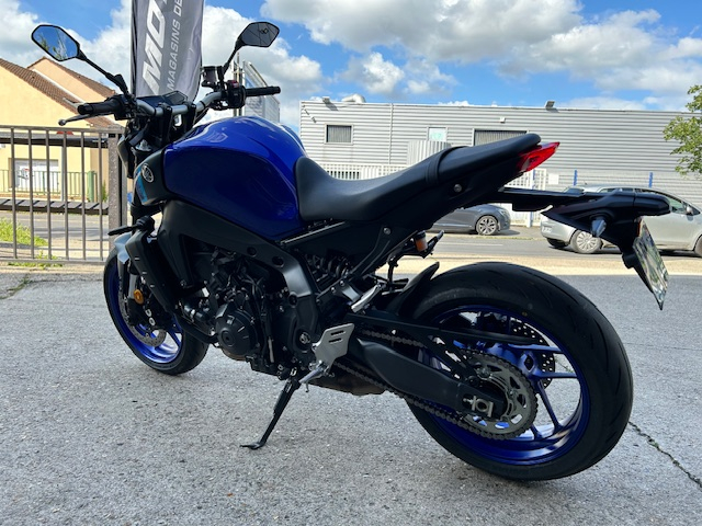 photo de YAMAHA MT-09 850 occasion de couleur  en vente à Conflans Ste Honorine n°2