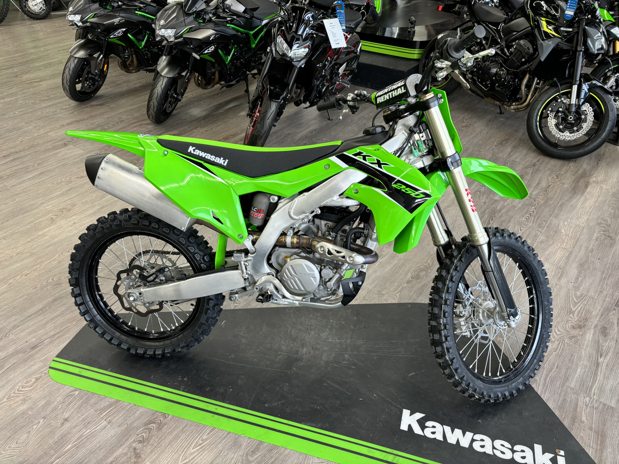 photo de KAWASAKI KX250F CROSS 250 occasion de couleur  en vente à Nimes n°2