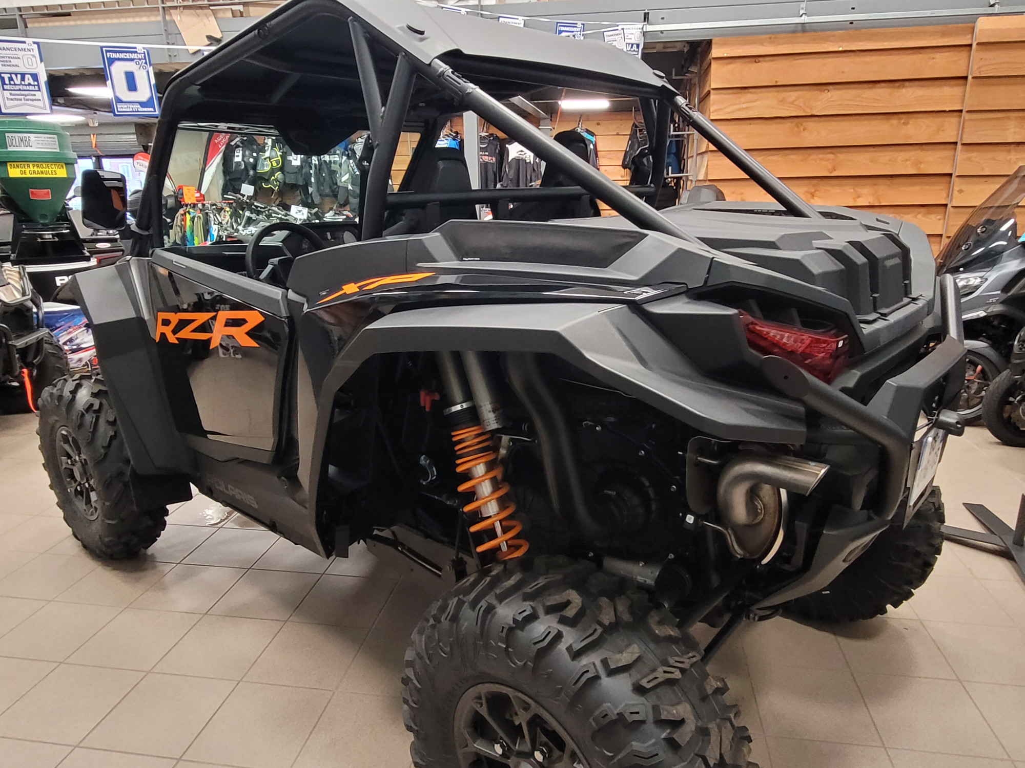 photo de POLARIS RZR 1000 XP 1000 occasion de couleur  en vente à Menneval n°3