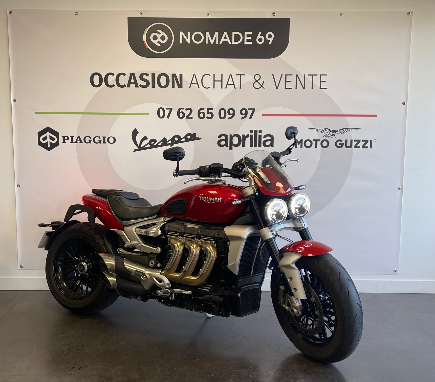 photo de TRIUMPH ROCKET 3 R 2500 occasion de couleur  en vente à Brignais n°2