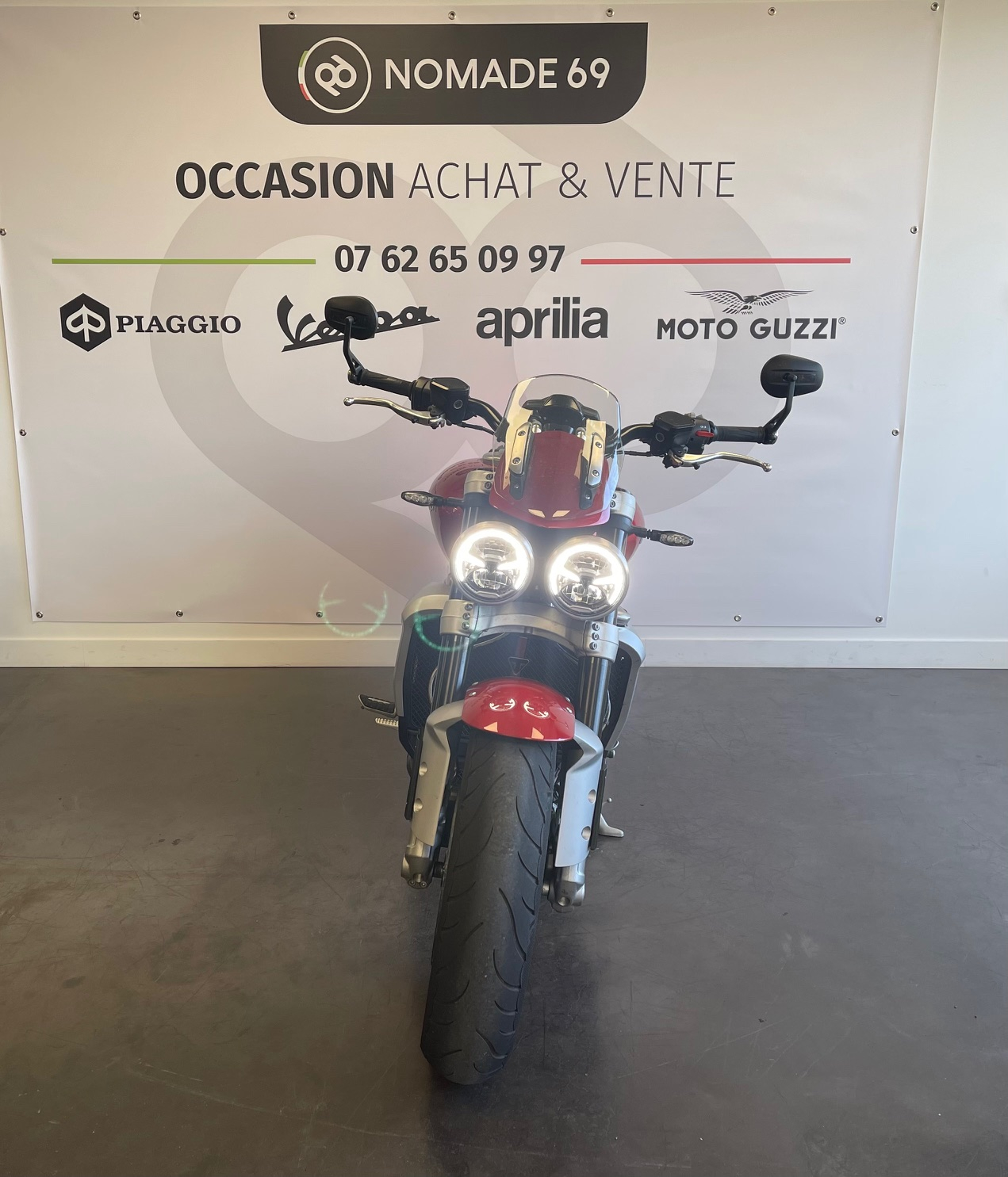 photo de TRIUMPH ROCKET 3 R 2500 occasion de couleur  en vente à Brignais n°3