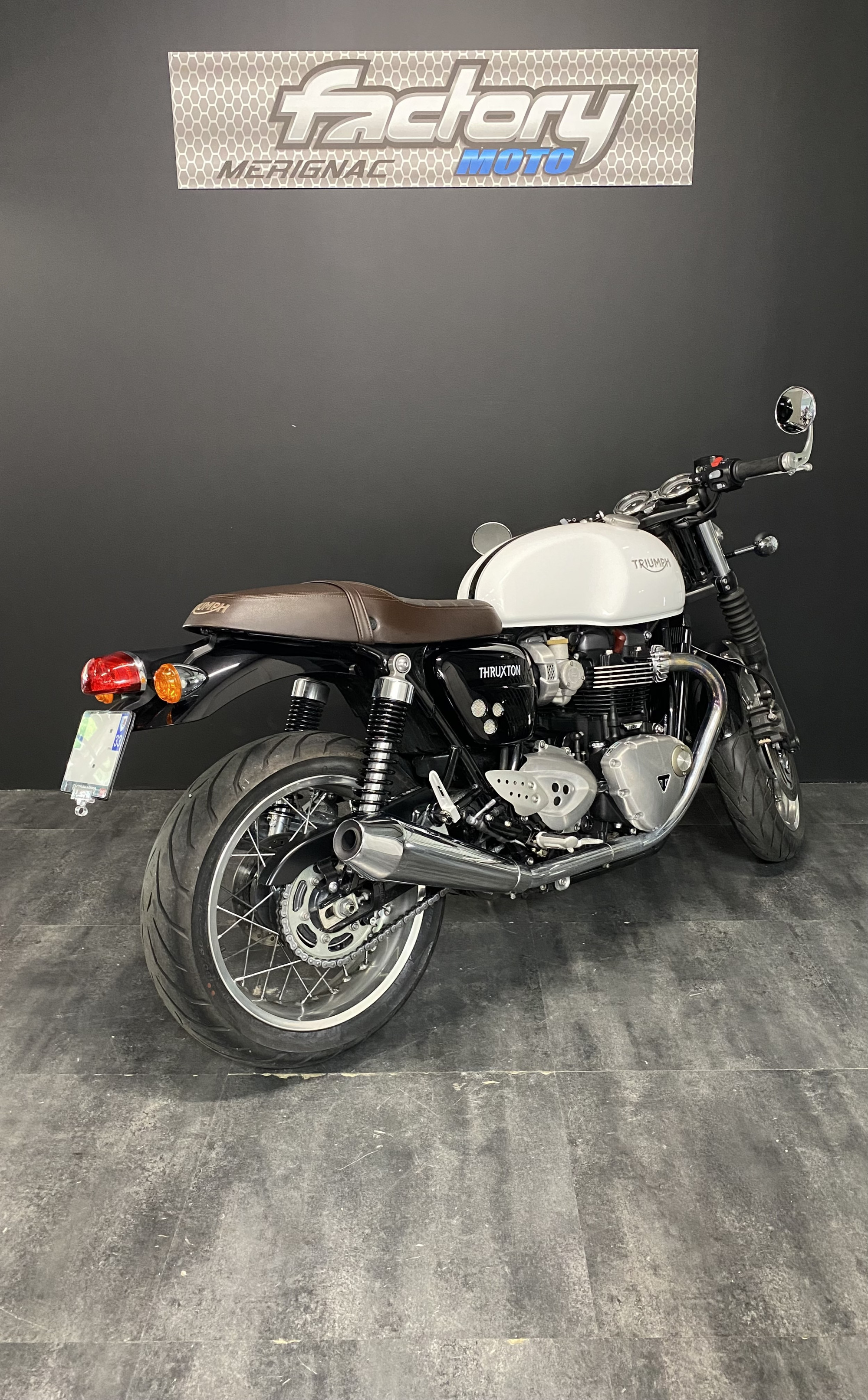 photo de TRIUMPH THRUXTON 1200 1200 occasion de couleur  en vente à Merignac n°3