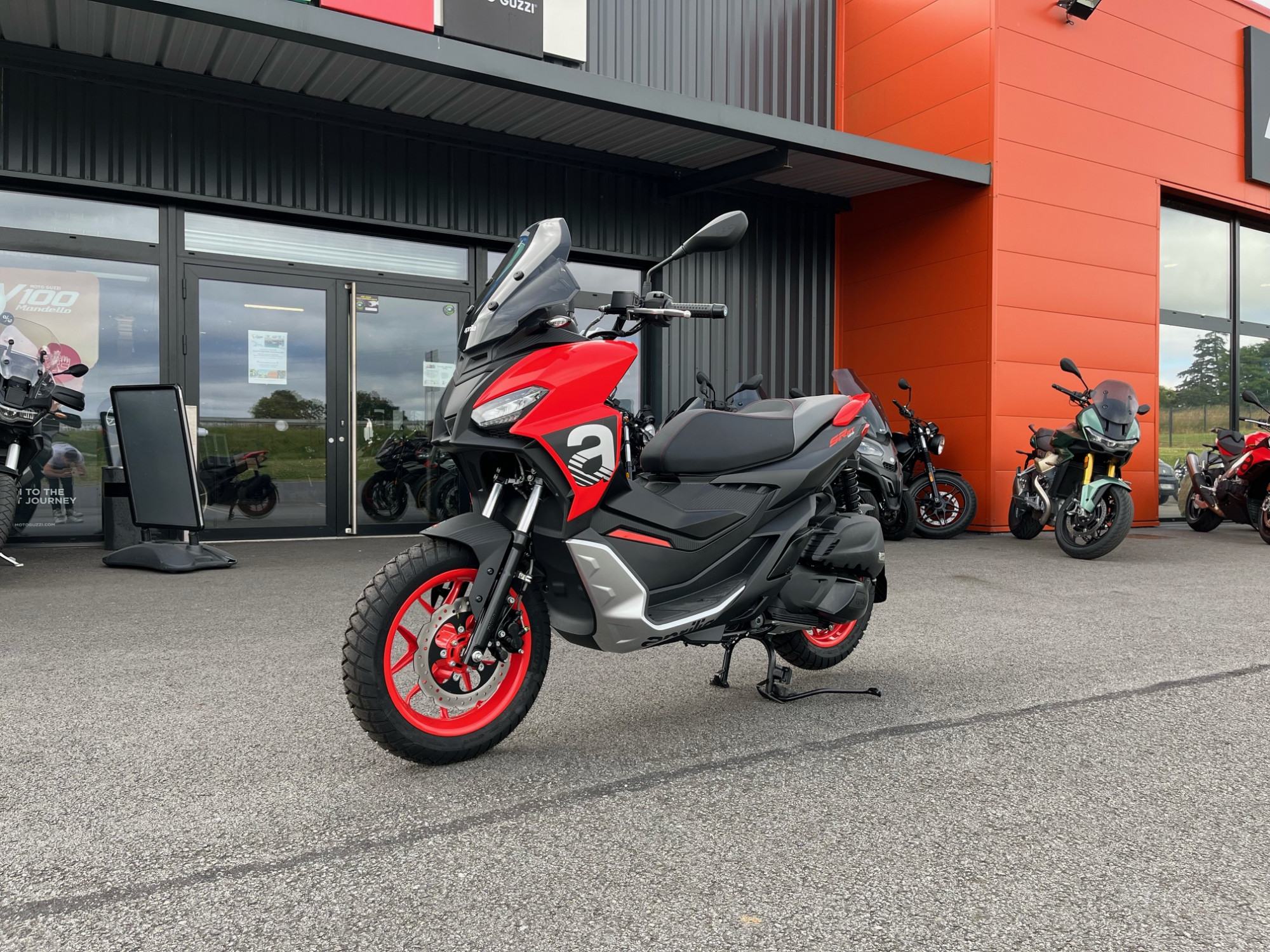 photo de APRILIA SR 125 GT 125 occasion de couleur  en vente à St Thuriau n°3