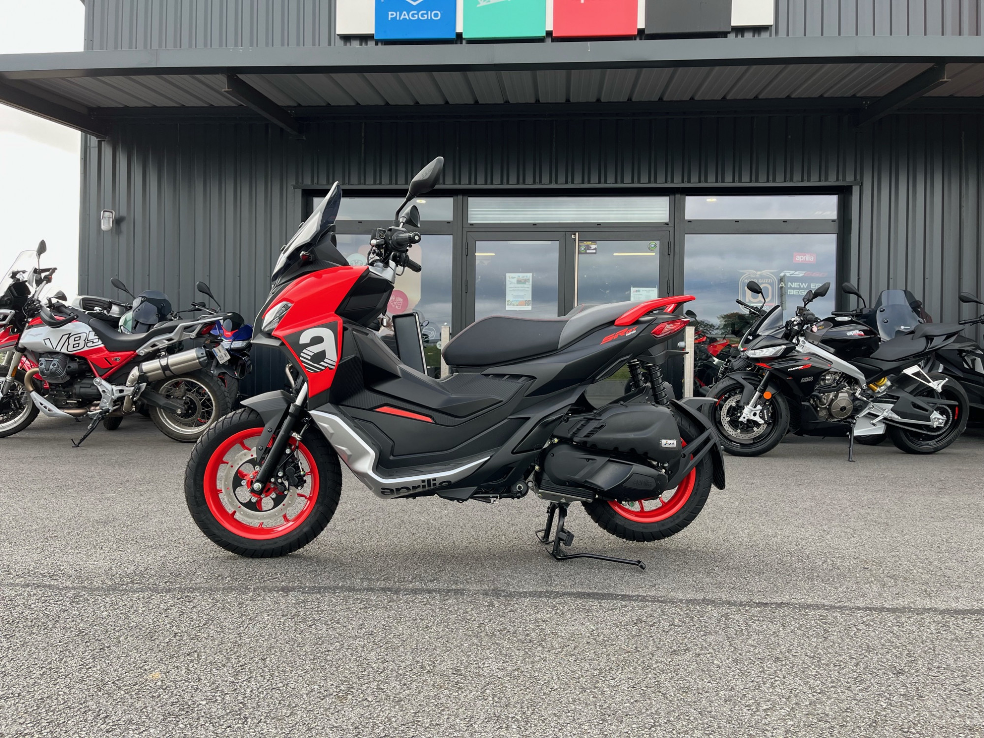 photo de APRILIA SR 125 GT 125 occasion de couleur  en vente   St Thuriau