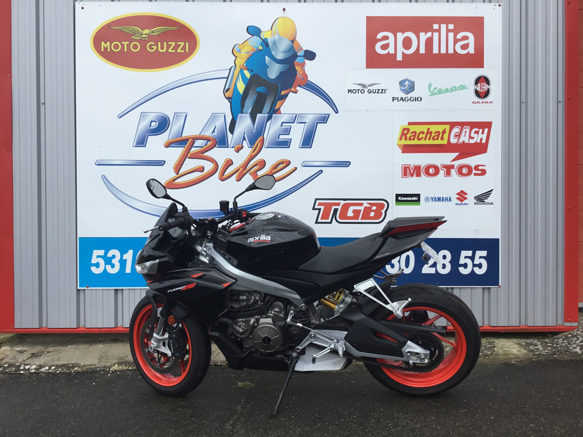 photo de APRILIA TUONO 660 FACTORY 659 occasion de couleur  en vente à Mayenne n°2