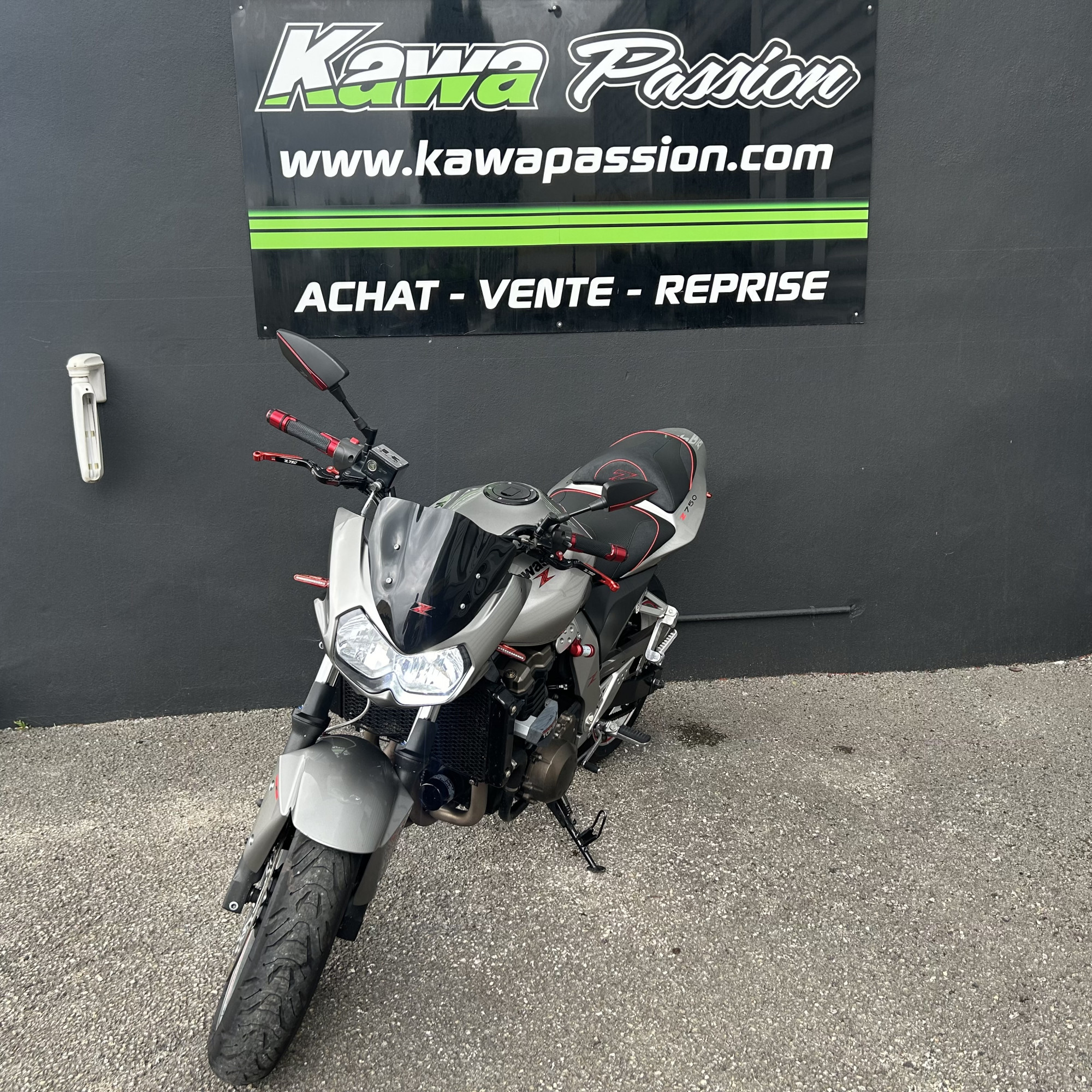 photo de KAWASAKI Z750 750 occasion de couleur  en vente à Ales n°3