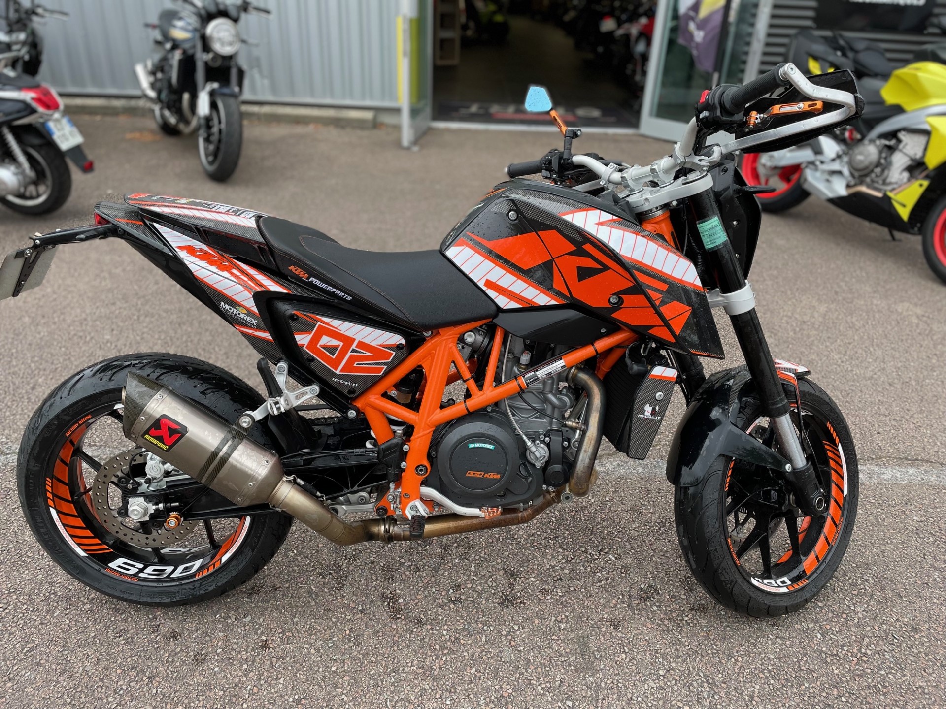 photo de KTM 690 DUKE ABS 650 occasion de couleur  en vente à Varennes Vauzelles n°2