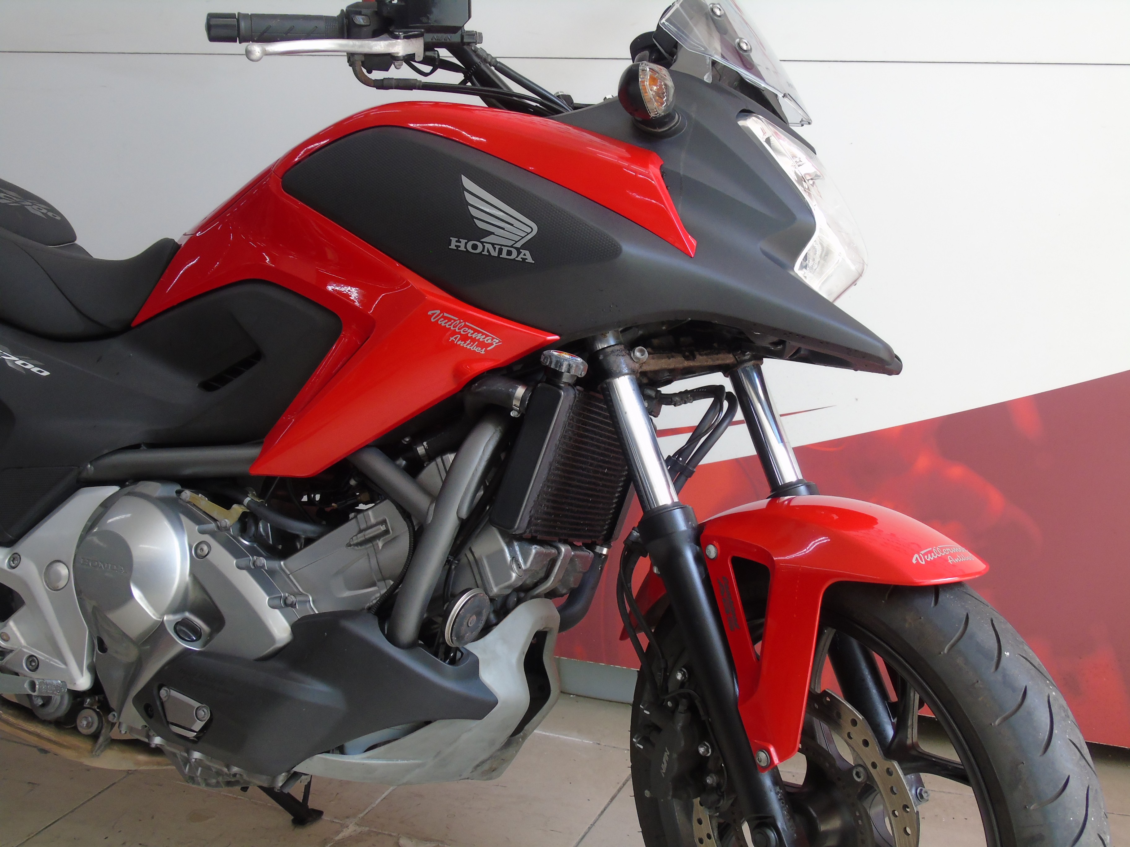 photo de HONDA NC 700 DCT  ABS 700 occasion de couleur  en vente à Mougins n°3