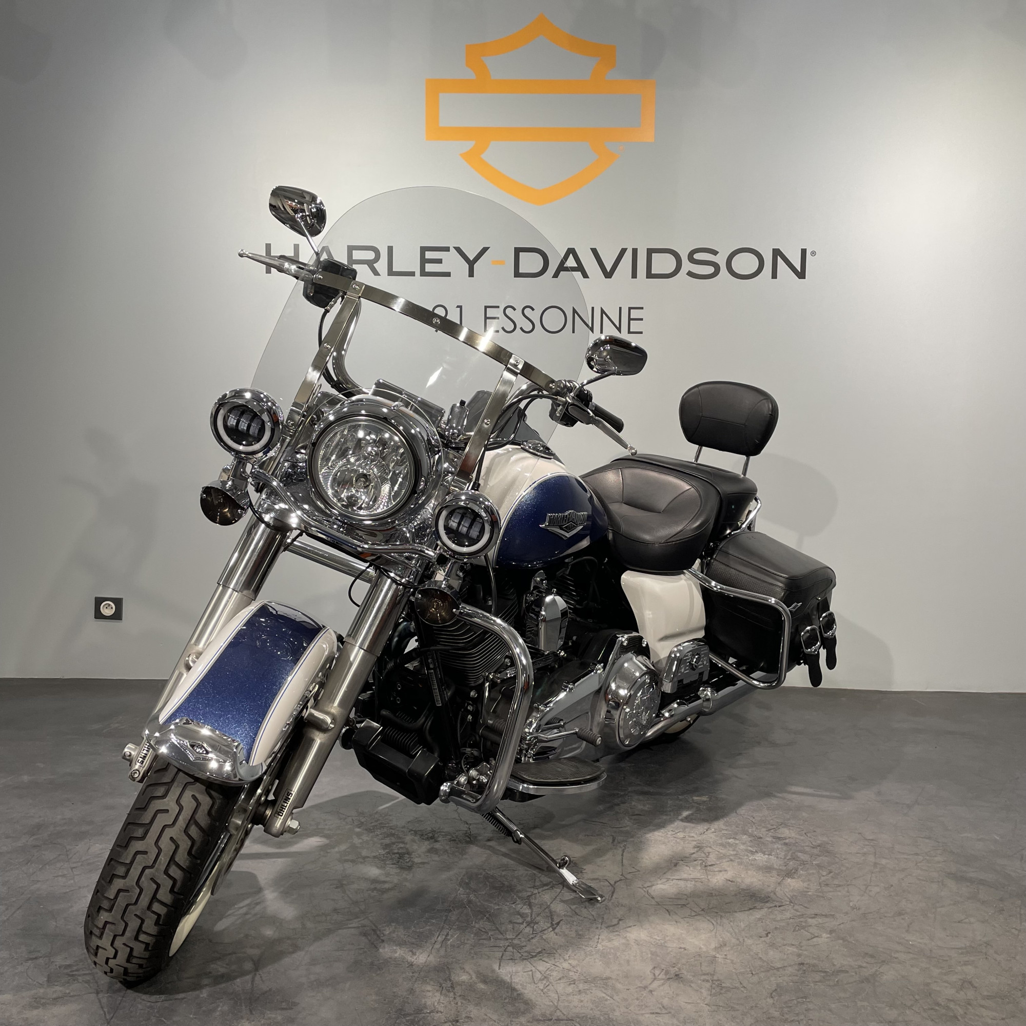 photo de HARLEY DAVIDSON TOURING ROAD KING 1690 CLASSIC 1690 occasion de couleur  en vente à Ballainvilliers n°3