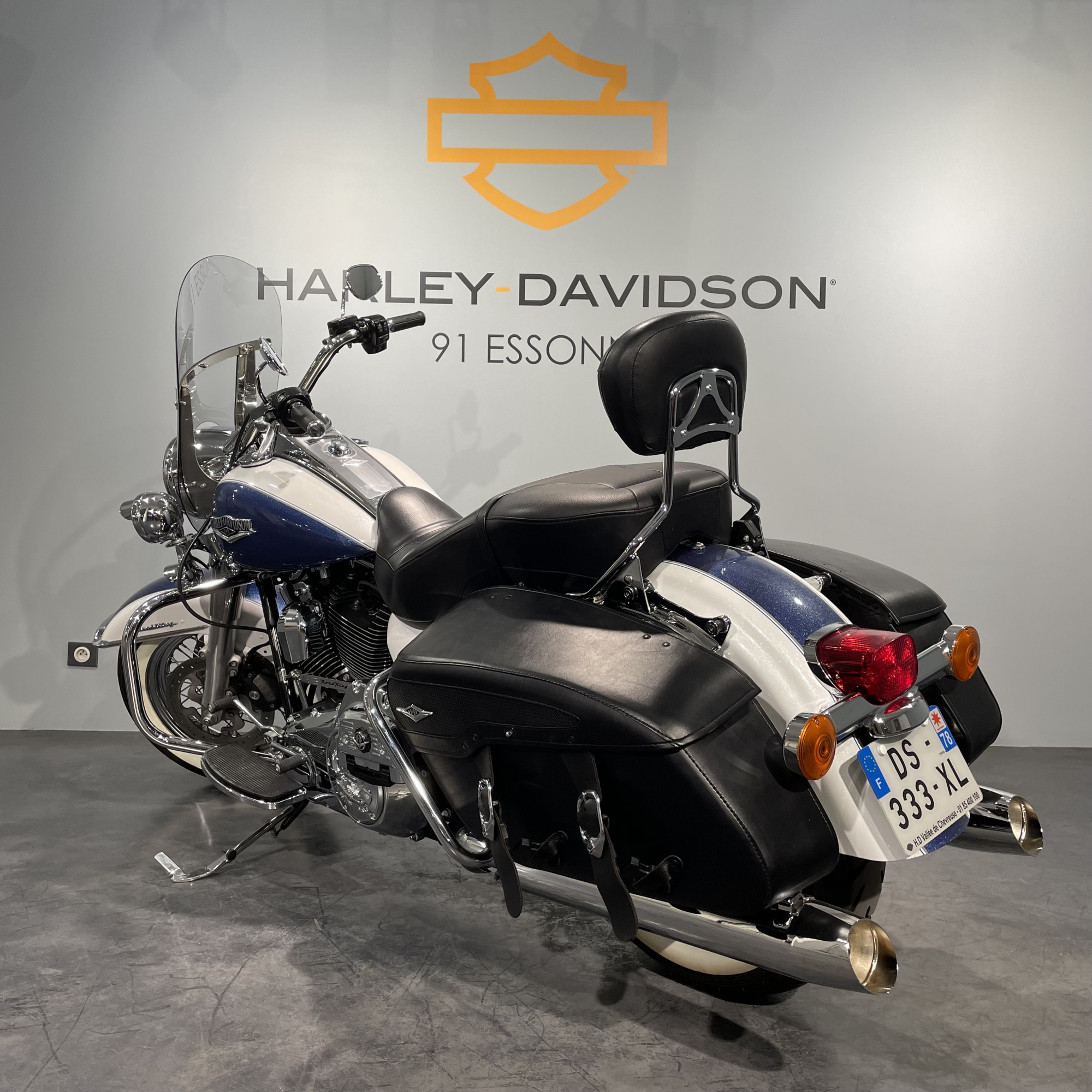 photo de HARLEY DAVIDSON TOURING ROAD KING 1690 CLASSIC 1690 occasion de couleur  en vente   Ballainvilliers