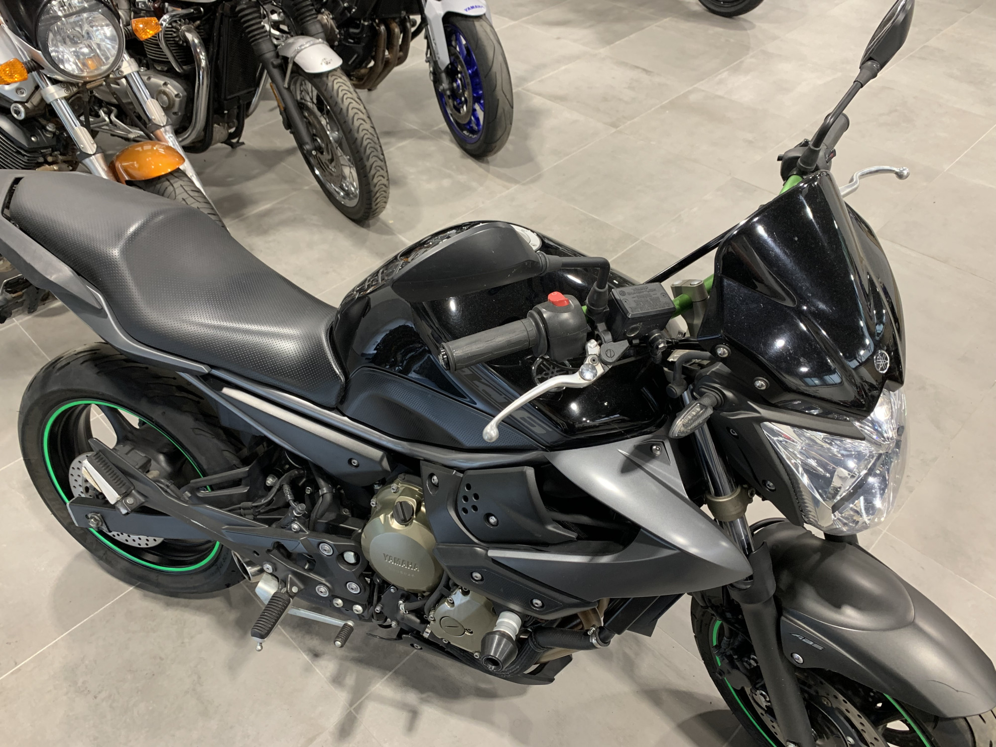 Annonce moto Yamaha XJ6-N