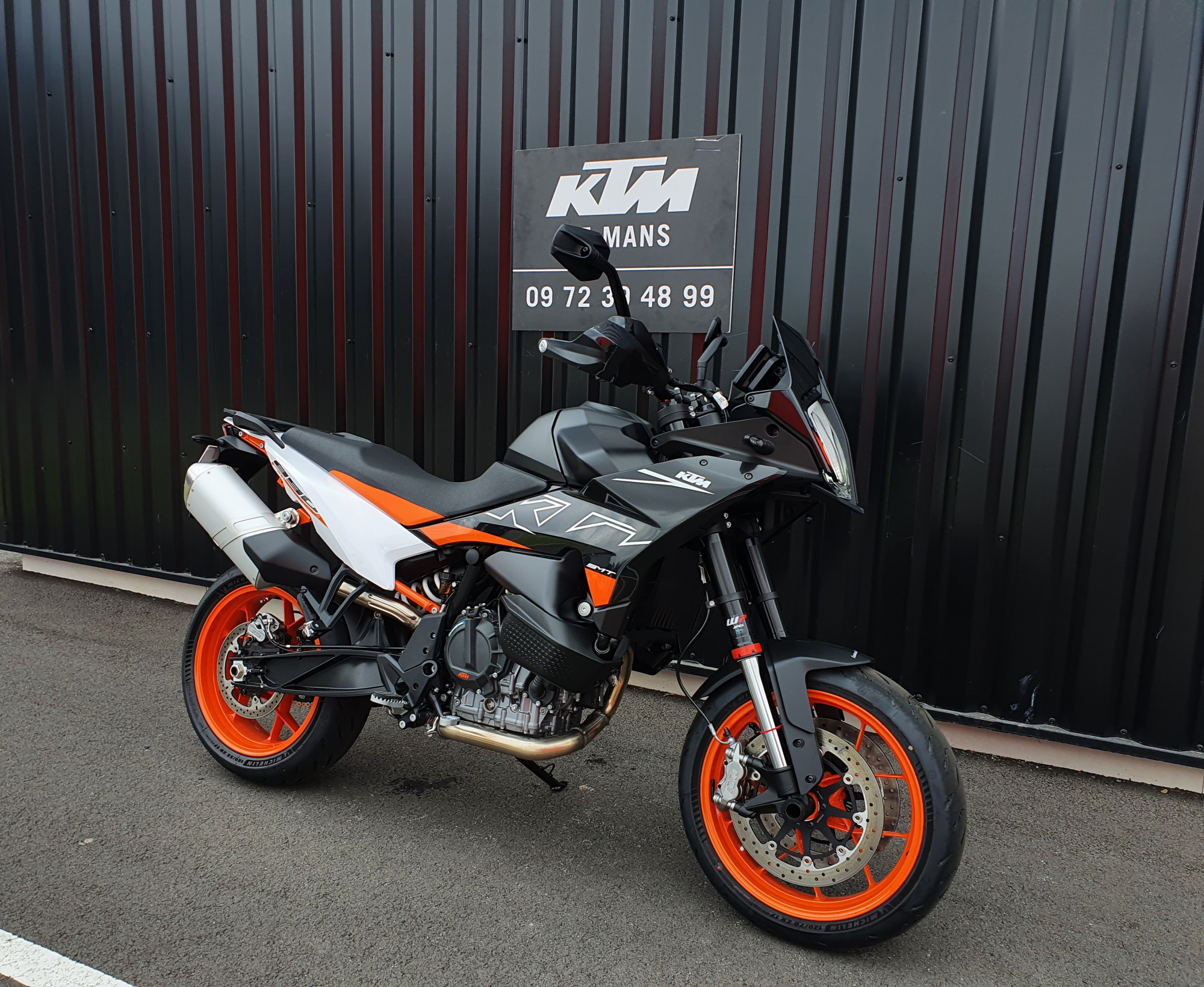 photo de KTM 890 SMT 899 occasion de couleur  en vente à Ruaudin n°3