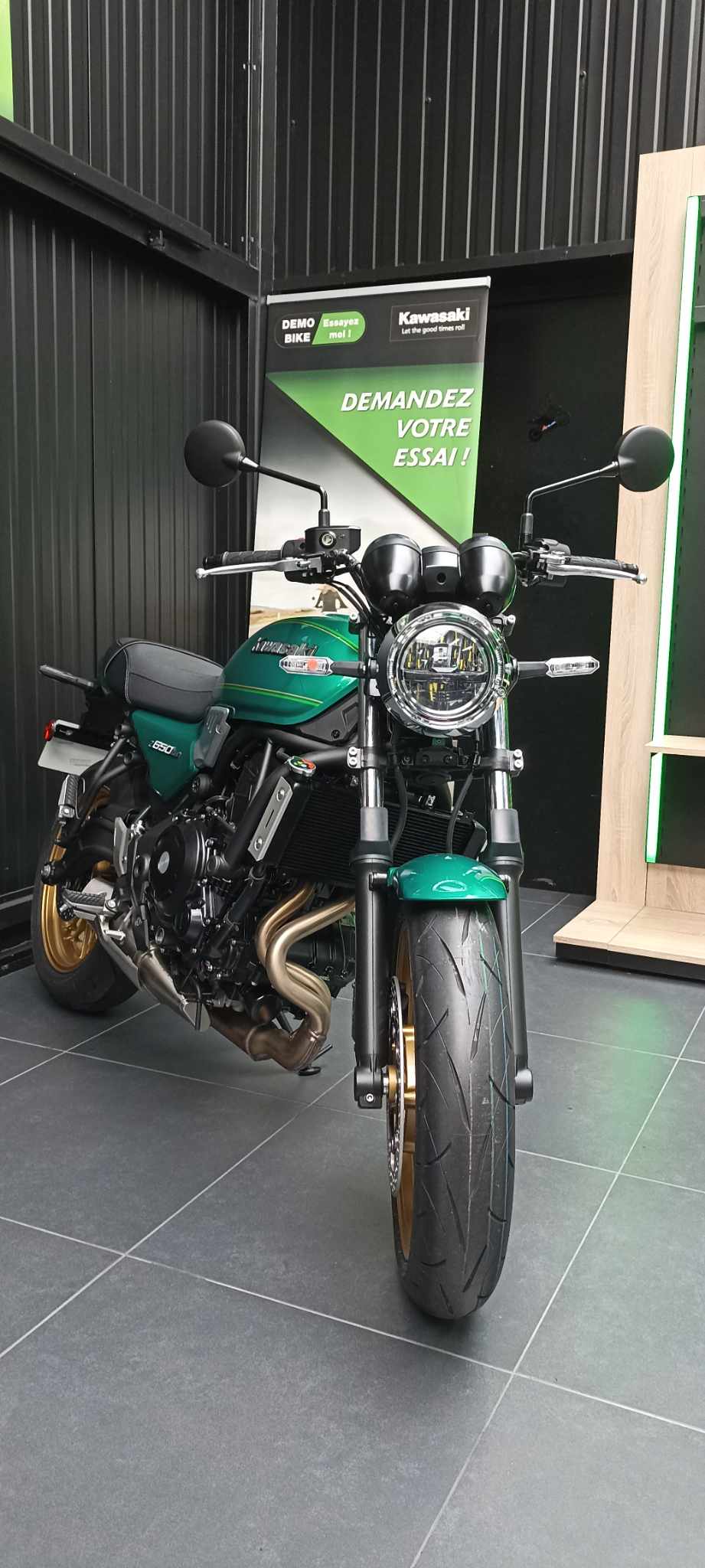 photo de KAWASAKI Z650 RS 650 occasion de couleur  en vente à St Thibault Des Vignes n°3