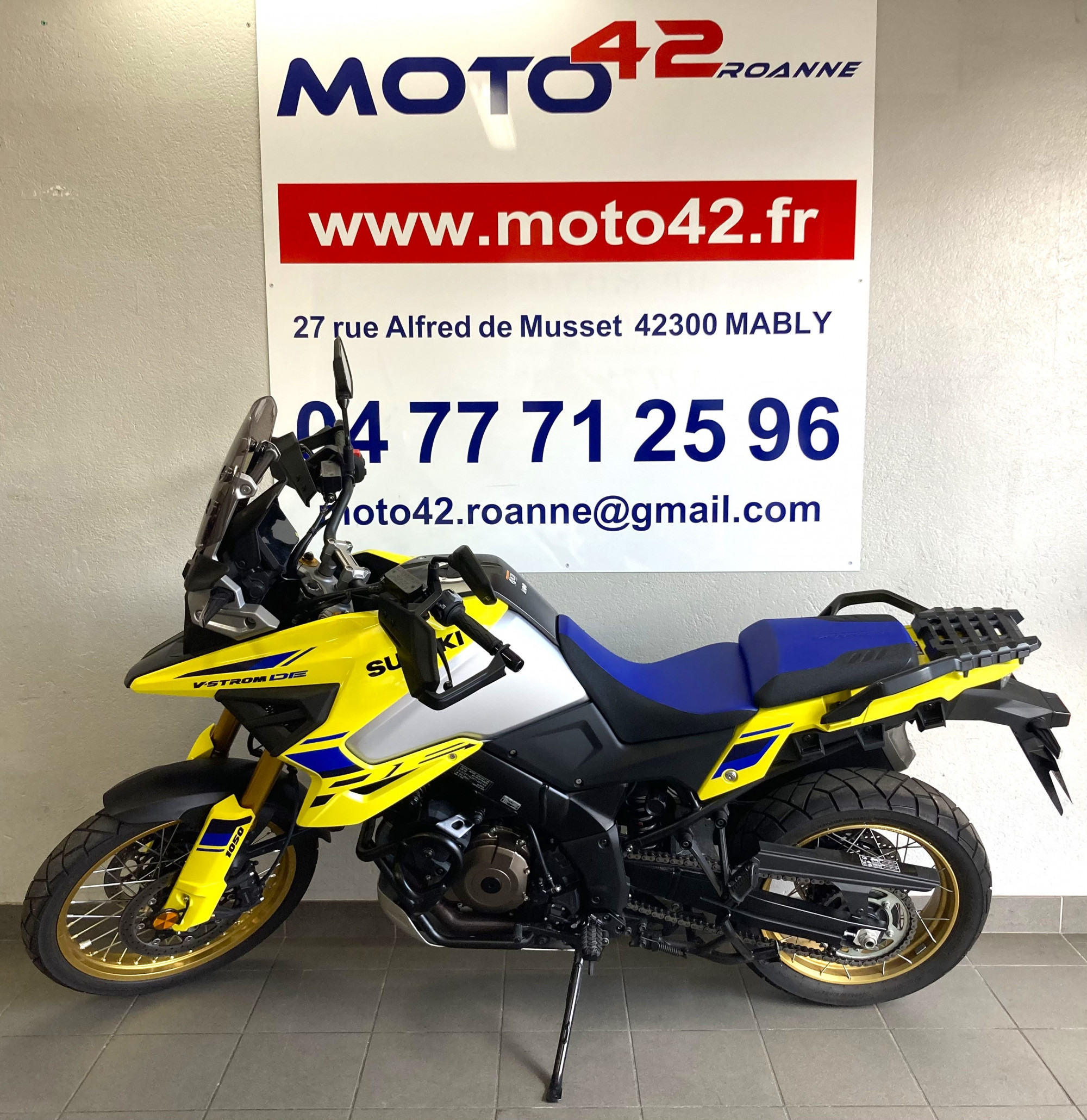 photo de SUZUKI DL 1050 V-STROM DE 1050 occasion de couleur  en vente   Mably