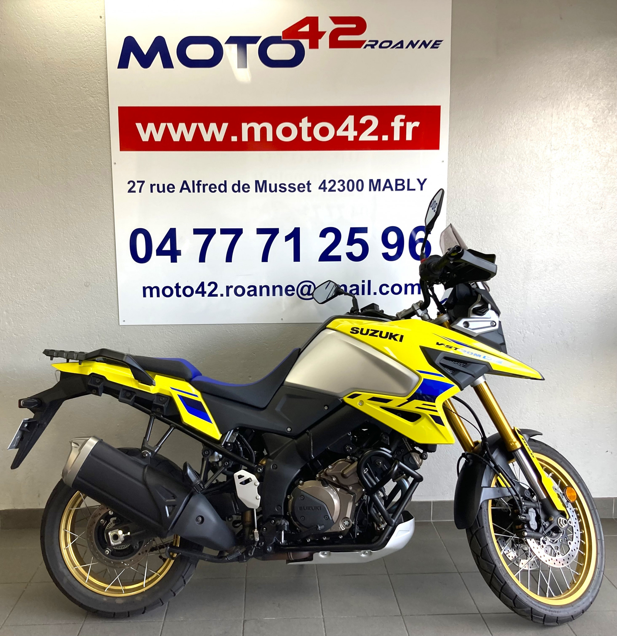 photo de SUZUKI DL 1050 V-STROM DE 1050 occasion de couleur  en vente à Mably n°3