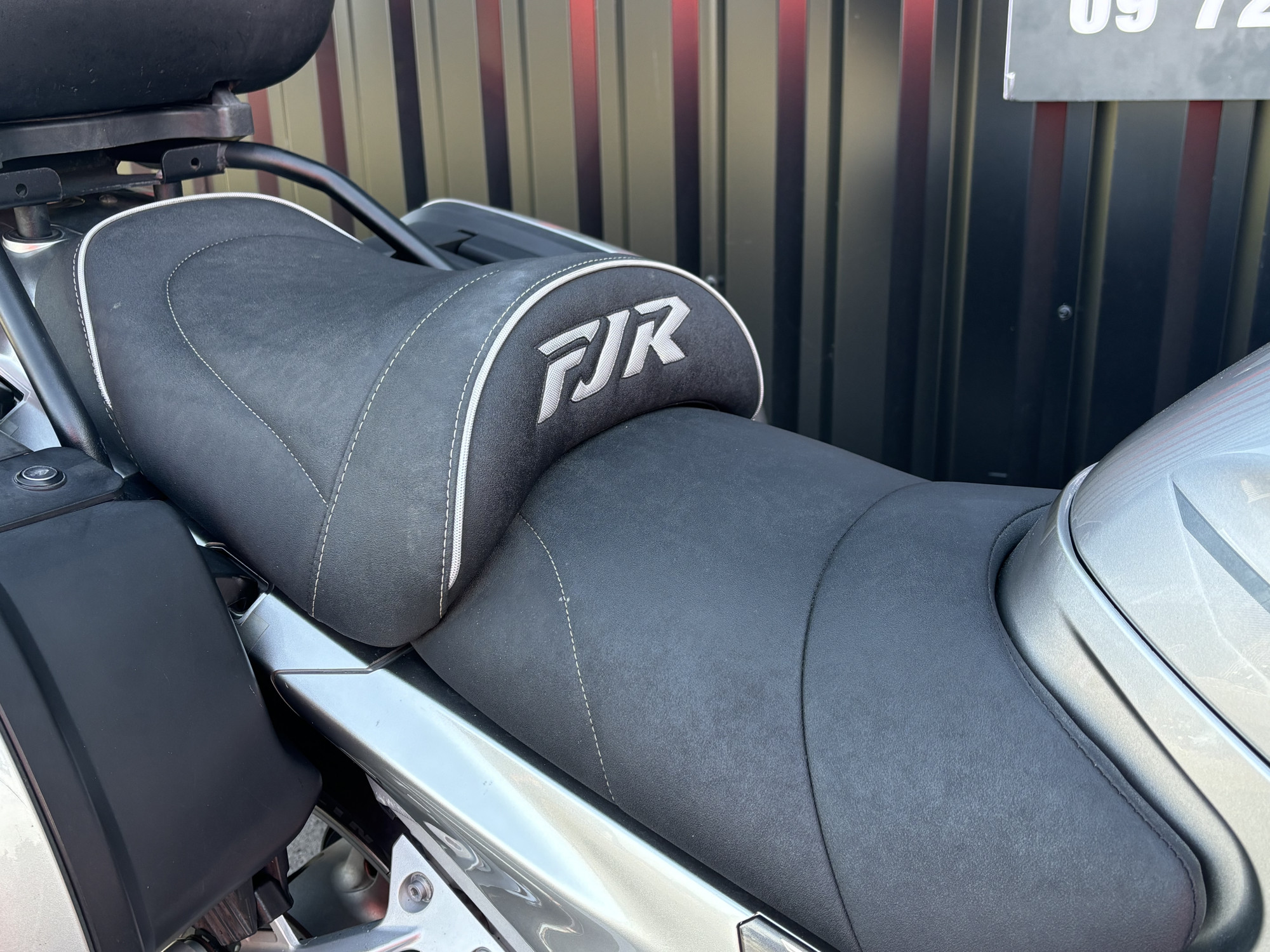 photo de YAMAHA FJR 1300 occasion de couleur  en vente à Ruaudin n°3