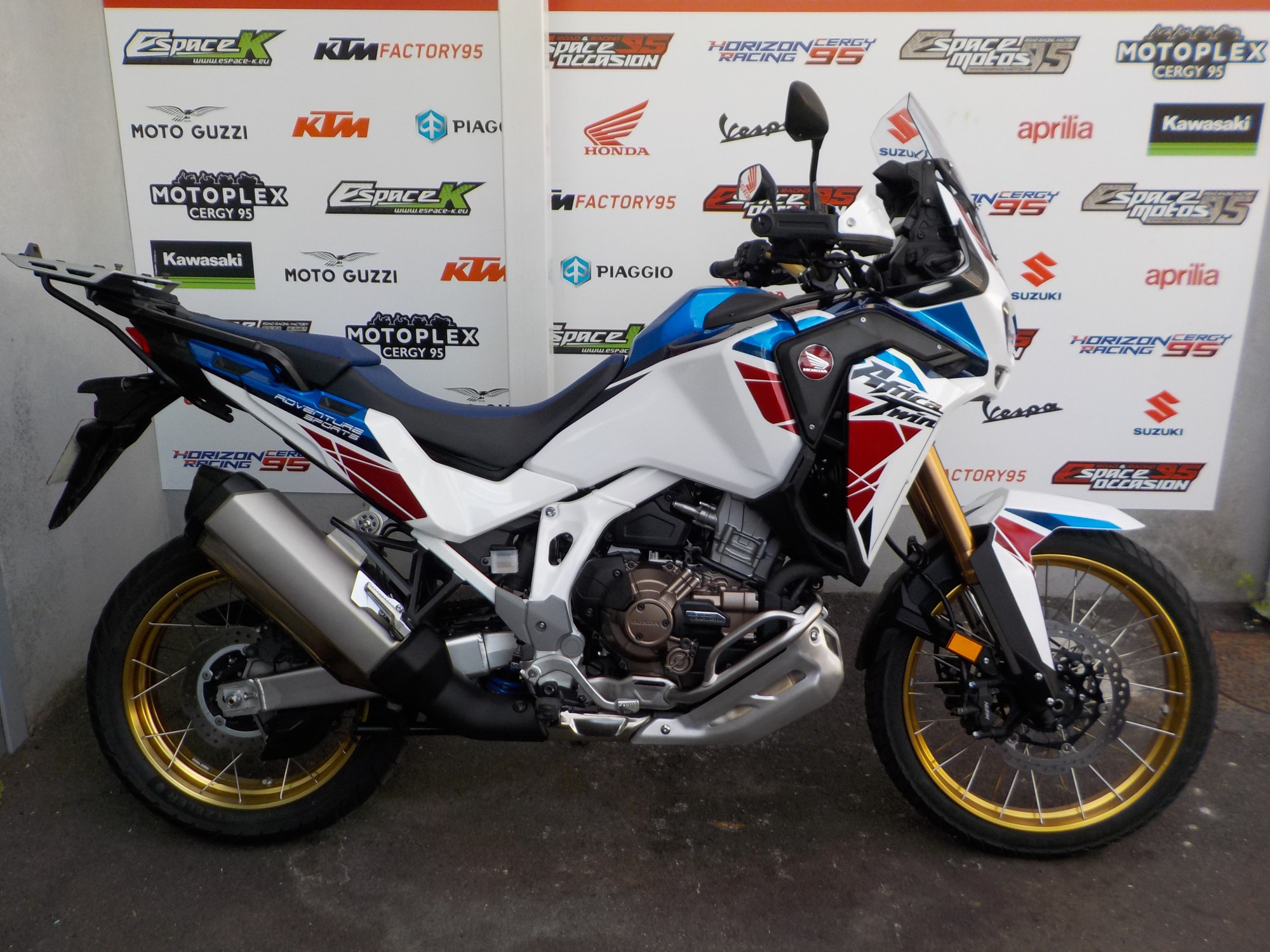 photo de HONDA CRF 1100 AFRICA TWIN DCT ADVENTU 1100 occasion de couleur  en vente à St Ouen L Aumone n°1