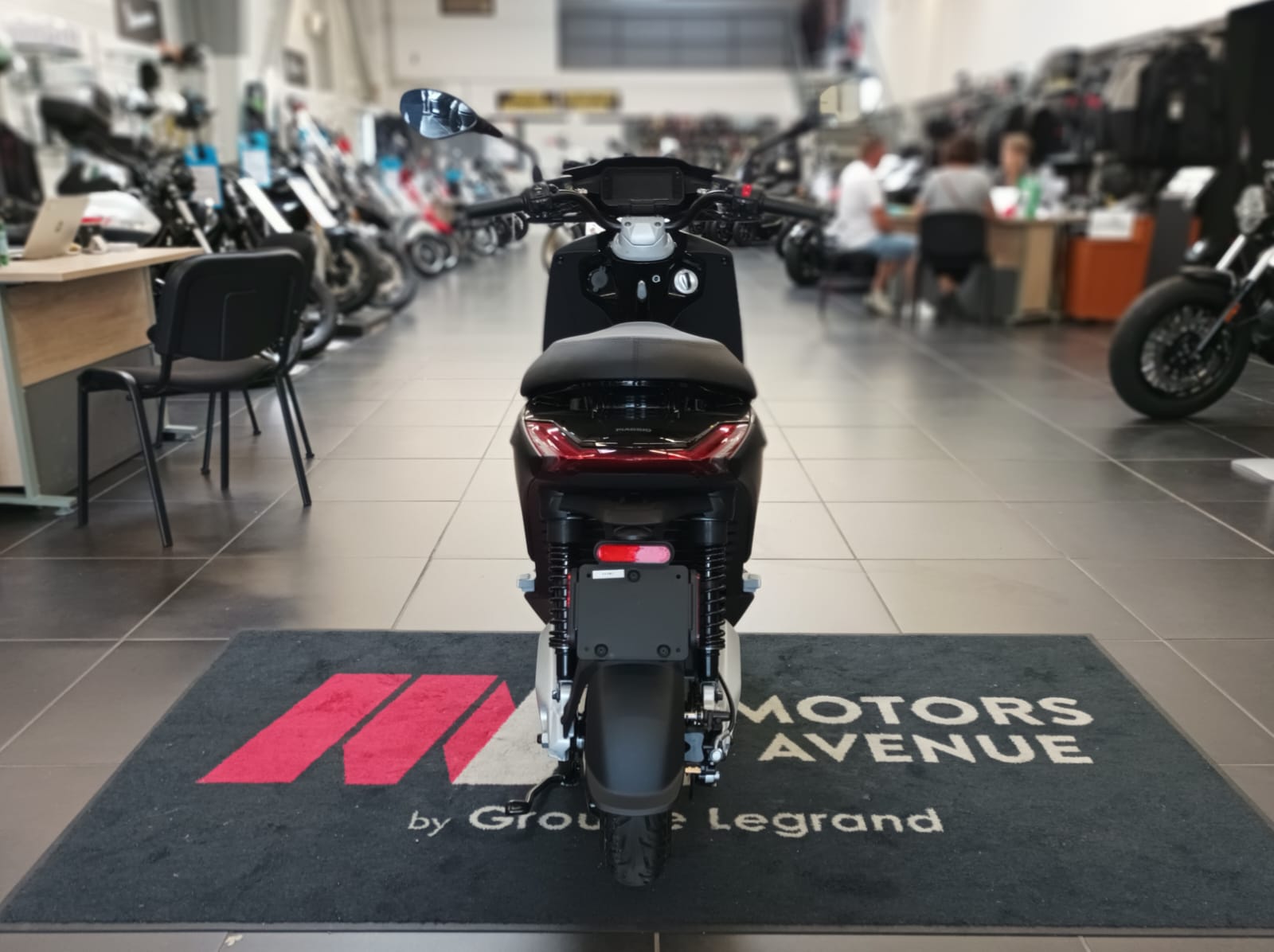 photo de PIAGGIO 1 ACTIVE 125 occasion de couleur  en vente à Le Mans n°2