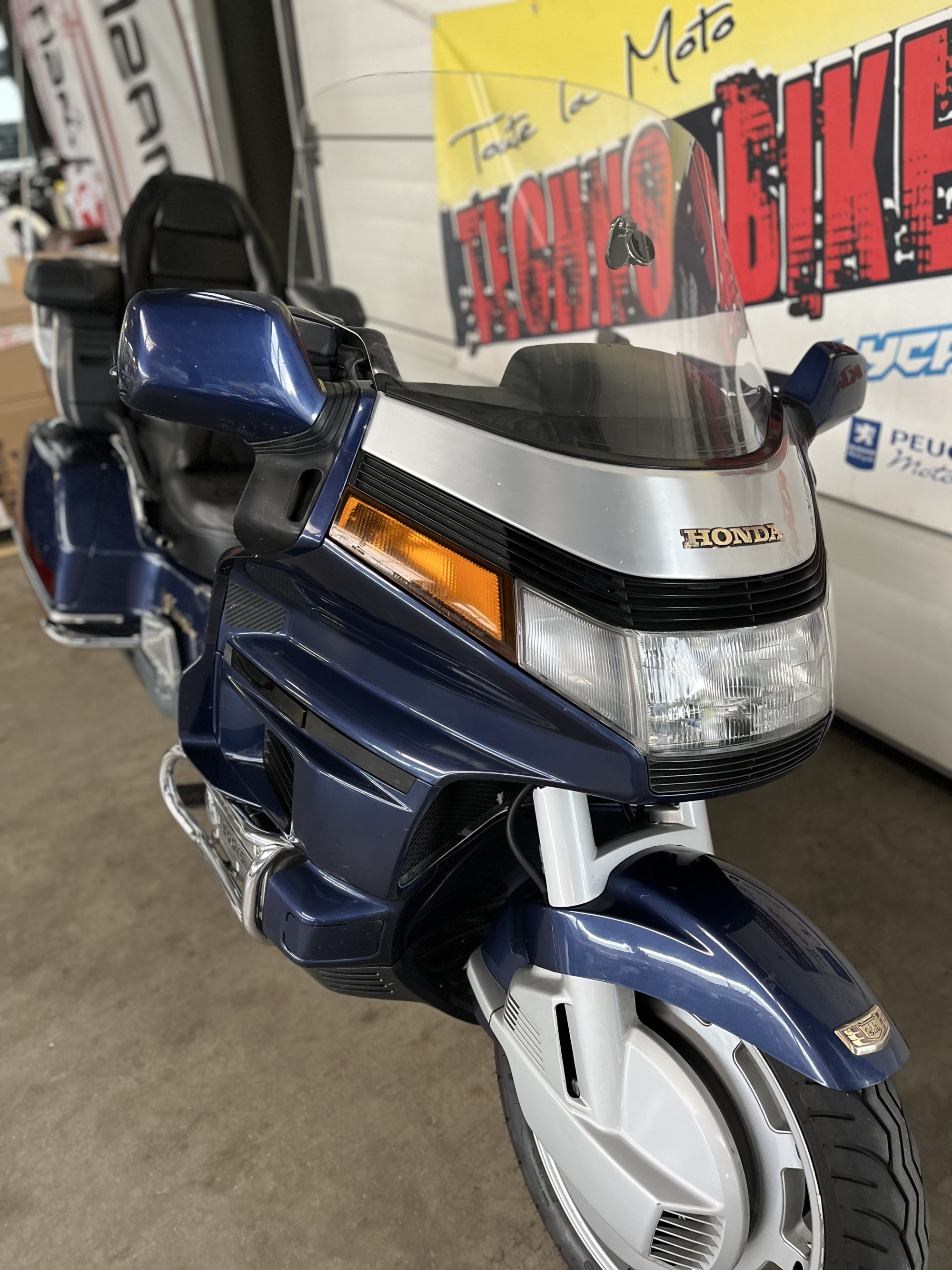 photo de HONDA GOLDWING 1500 1500 occasion de couleur  en vente à St Germain Laprade n°3