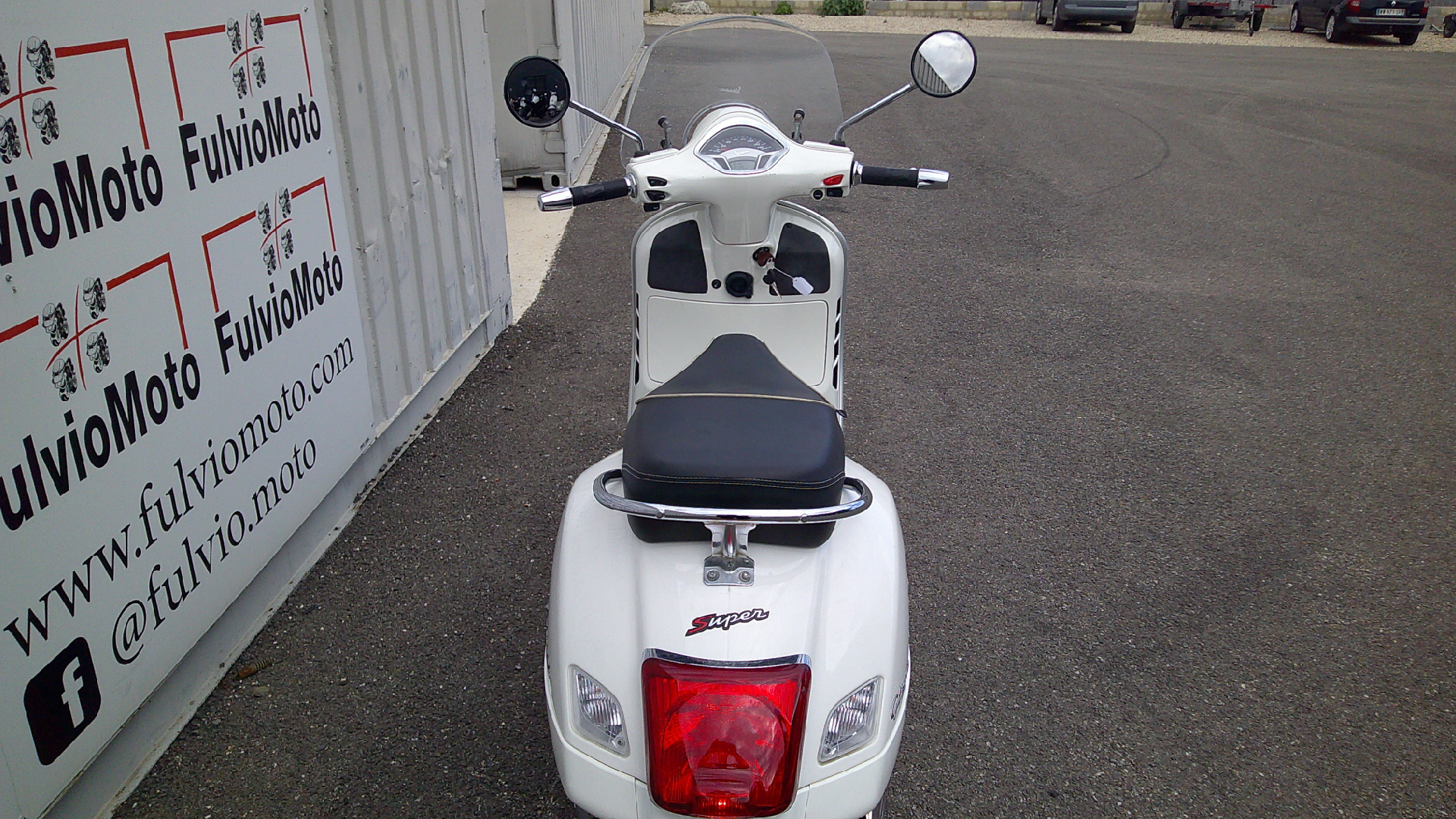 photo de PIAGGIO GTS 300 300 occasion de couleur  en vente à Arles n°2