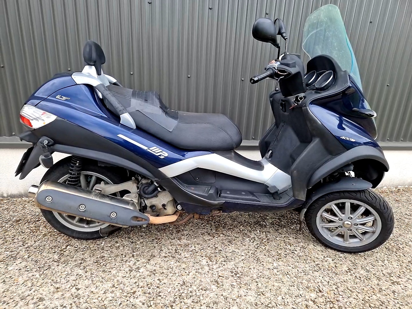 photo de PIAGGIO MP3 400 occasion de couleur  en vente à St Maximin n°1