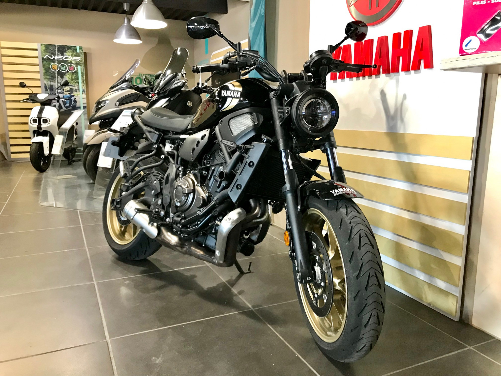 photo de YAMAHA XSR 700 ABS 700 occasion de couleur  en vente à Vitrolles n°3