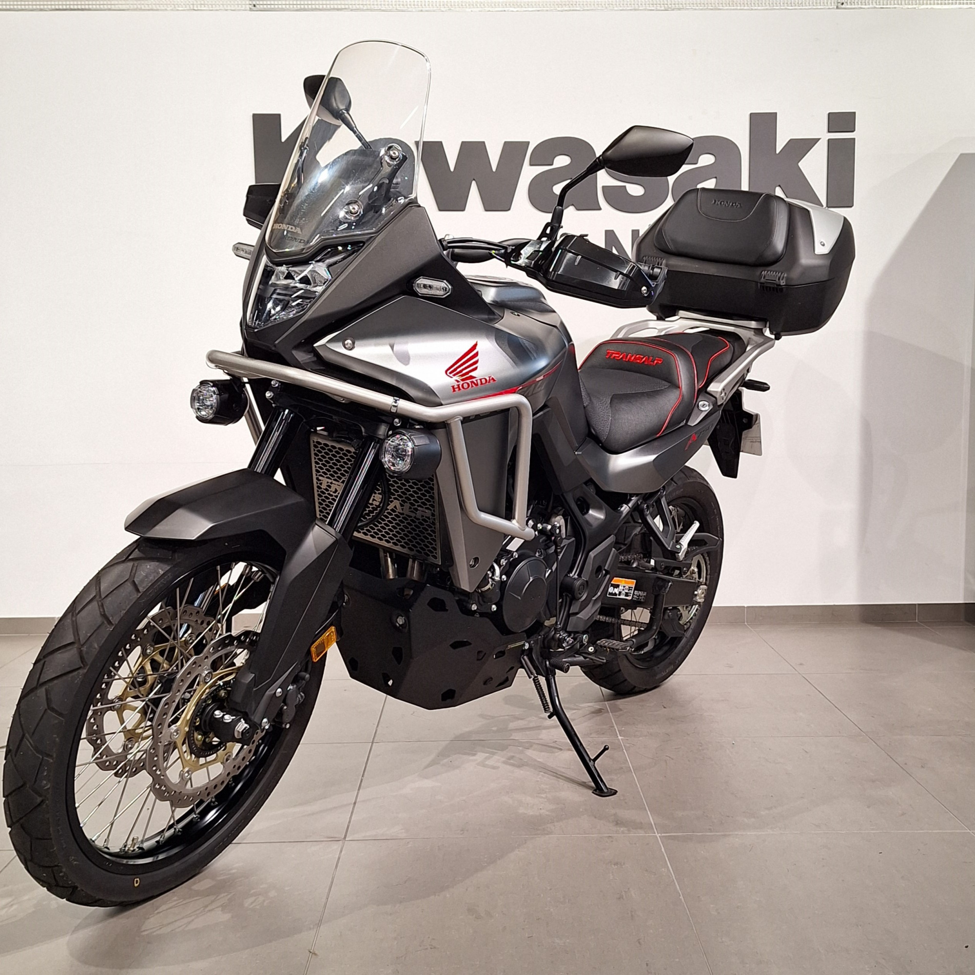 photo de HONDA TRANSALP 700 ABS 700 occasion de couleur  en vente à Orvault n°2