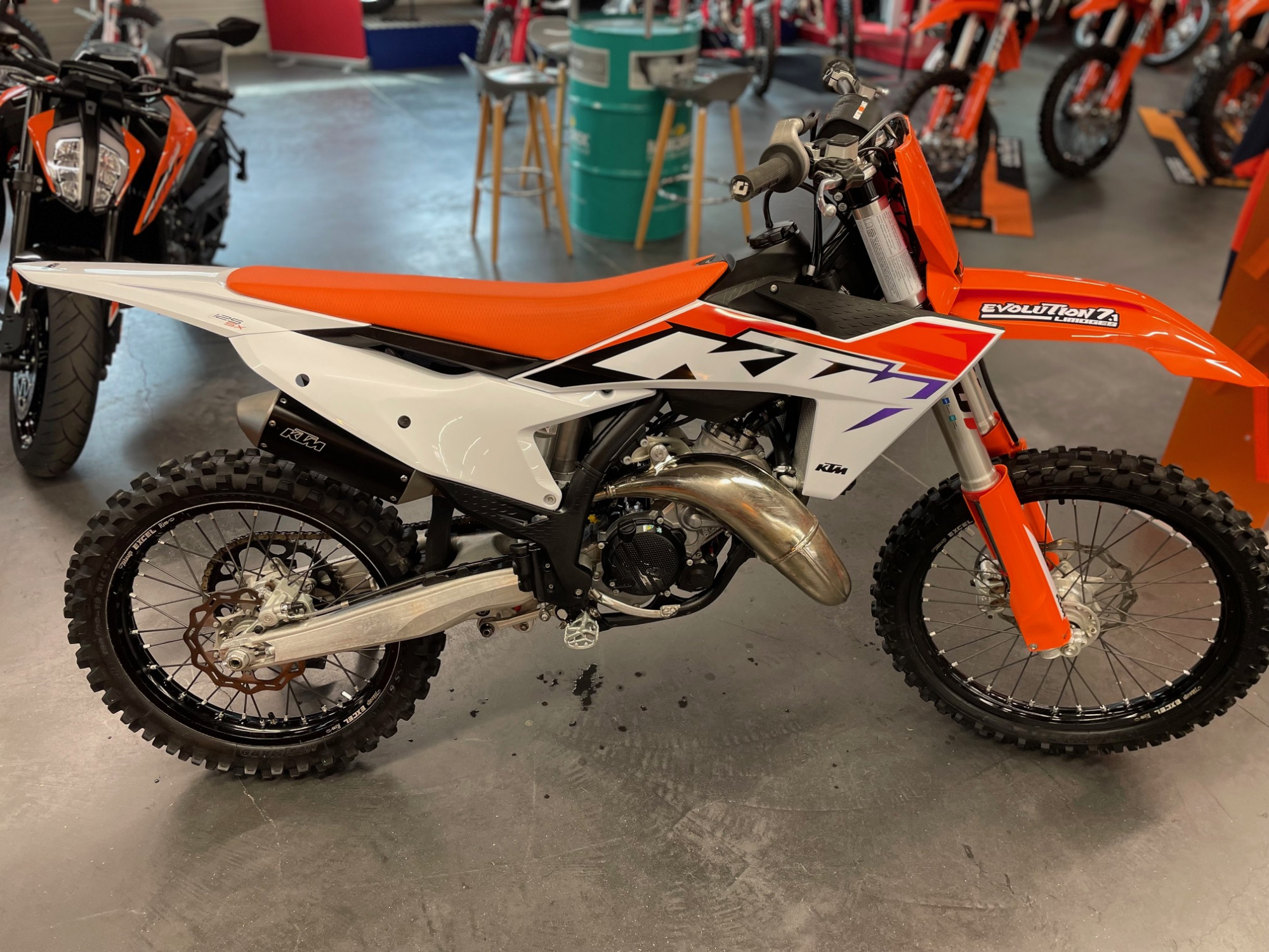 photo de KTM 125 SX 125 occasion de couleur  en vente à Feytiat n°3