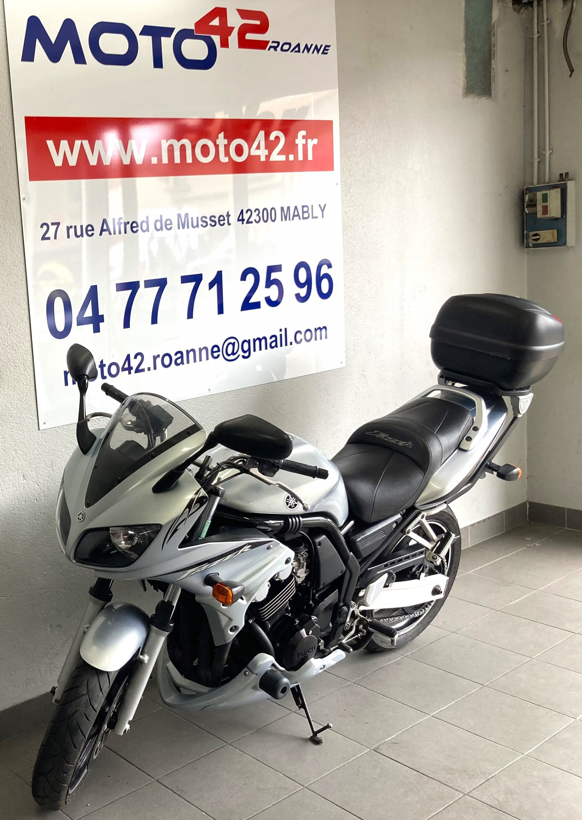 photo de YAMAHA FZ6 600 FAZER 600 occasion de couleur  en vente à Mably n°2