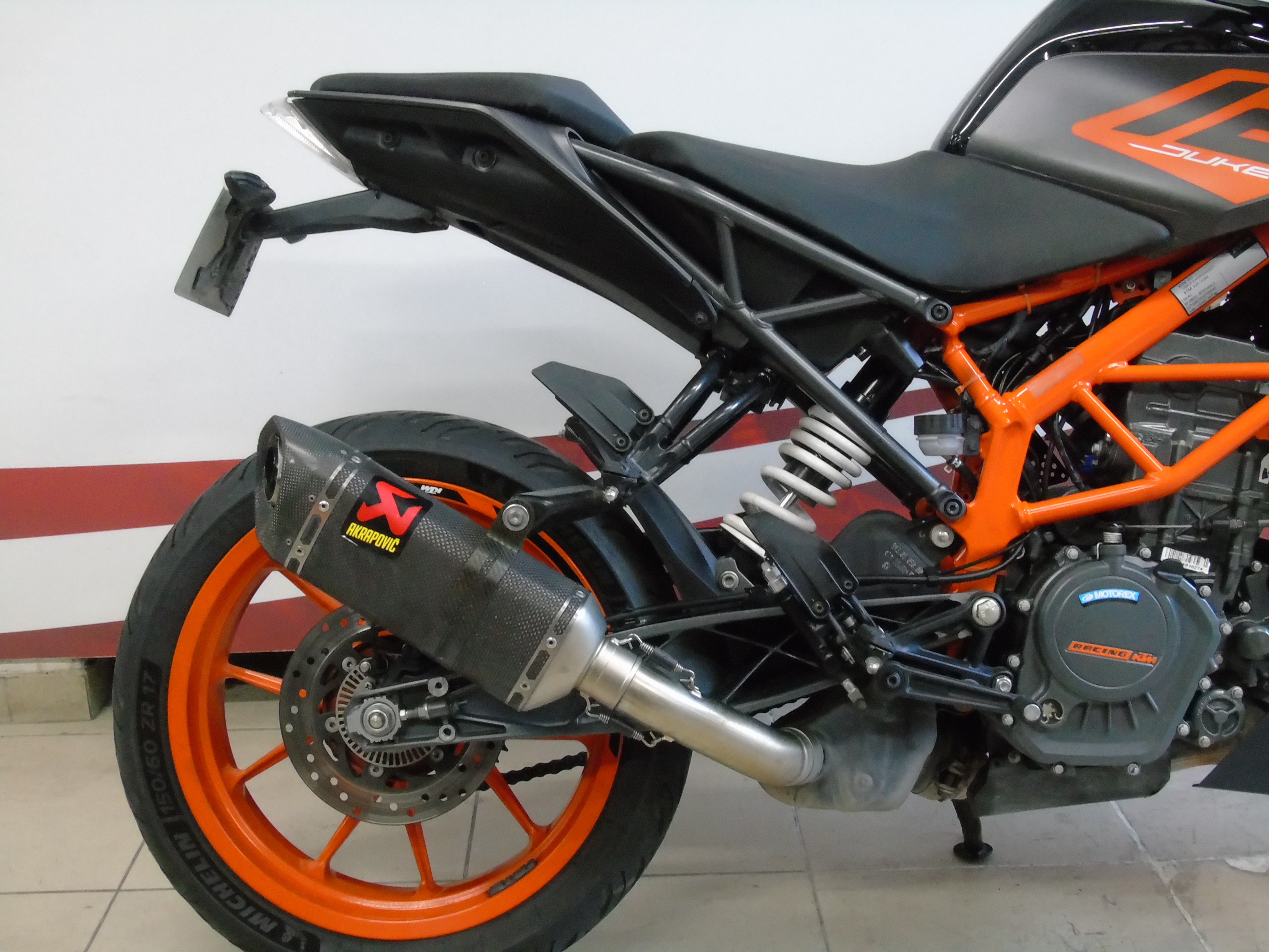 photo de KTM DUKE 125 125 occasion de couleur  en vente à Mougins n°2