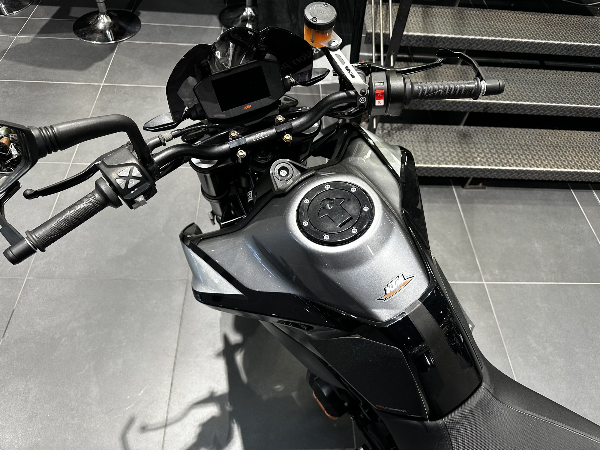 photo de KTM 790 DUKE 790 occasion de couleur  en vente à Ploeren n°3