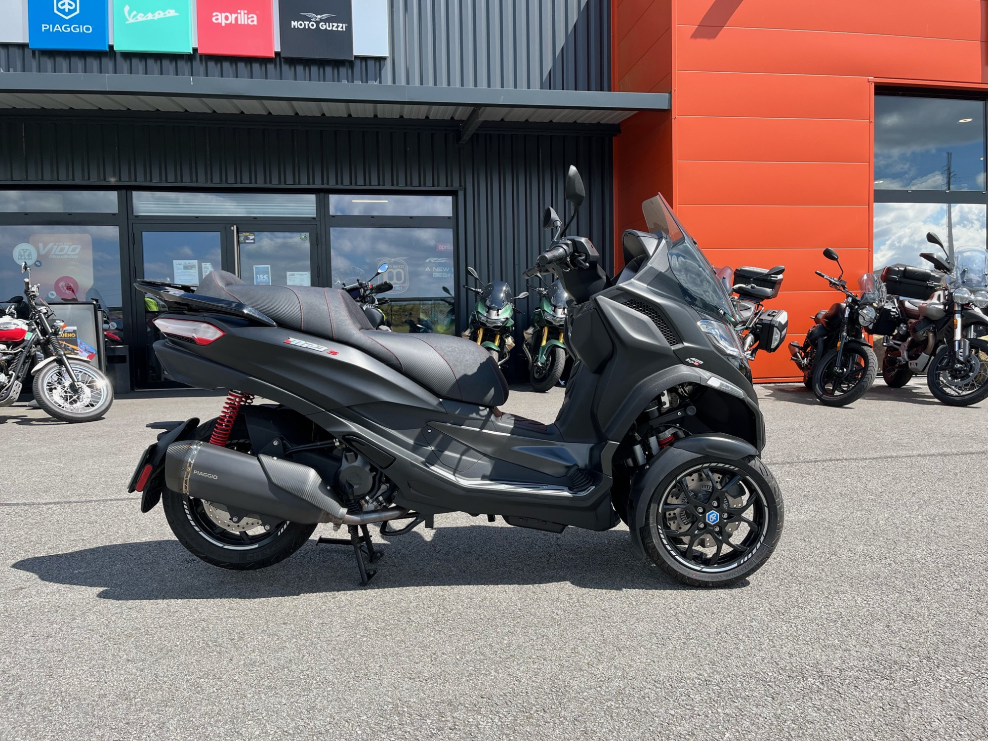 photo de PIAGGIO MP3 400 occasion de couleur  en vente   St Thuriau