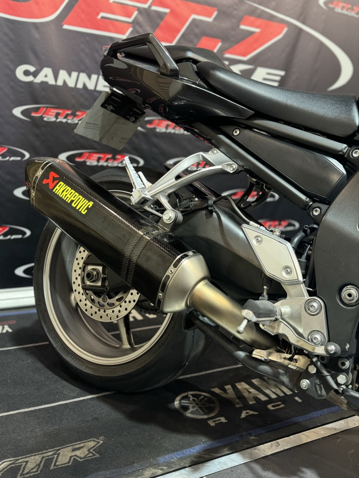 photo de YAMAHA FZ1 FAZER 1000 occasion de couleur  en vente à Cannes n°1