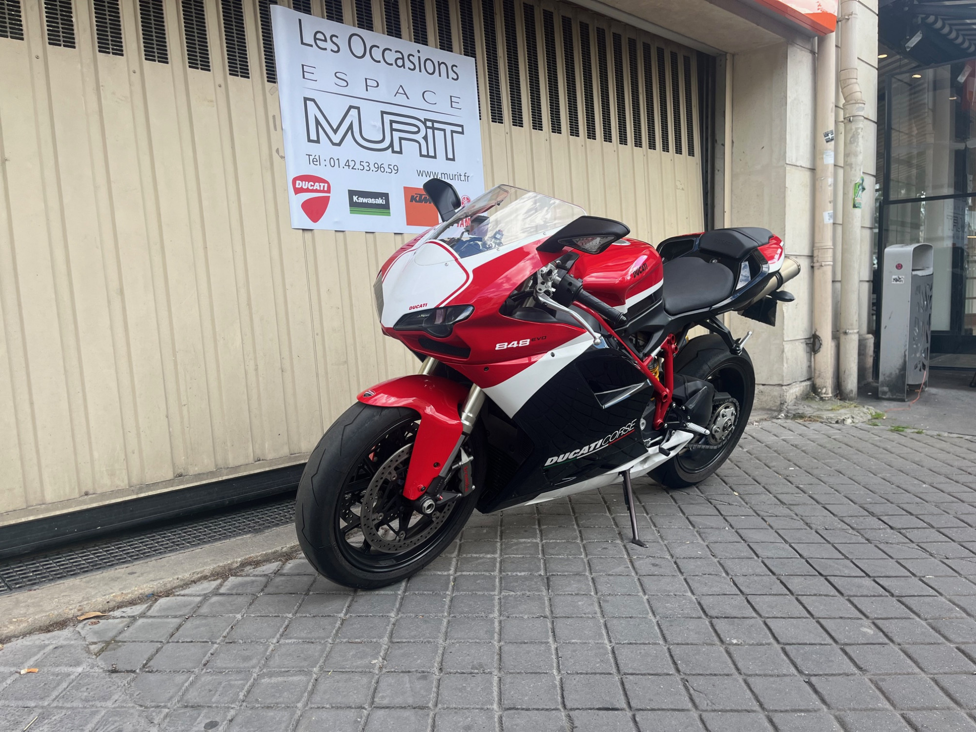 photo de DUCATI SUPERBIKE 848  EVO SE 848 occasion de couleur  en vente à Chatillon n°2