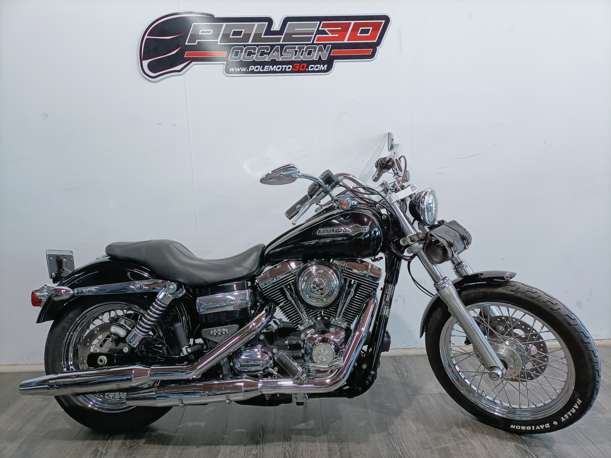 photo de HARLEY DAVIDSON DYNA SUPER GLIDE 1584 1584 occasion de couleur  en vente à Nimes n°3