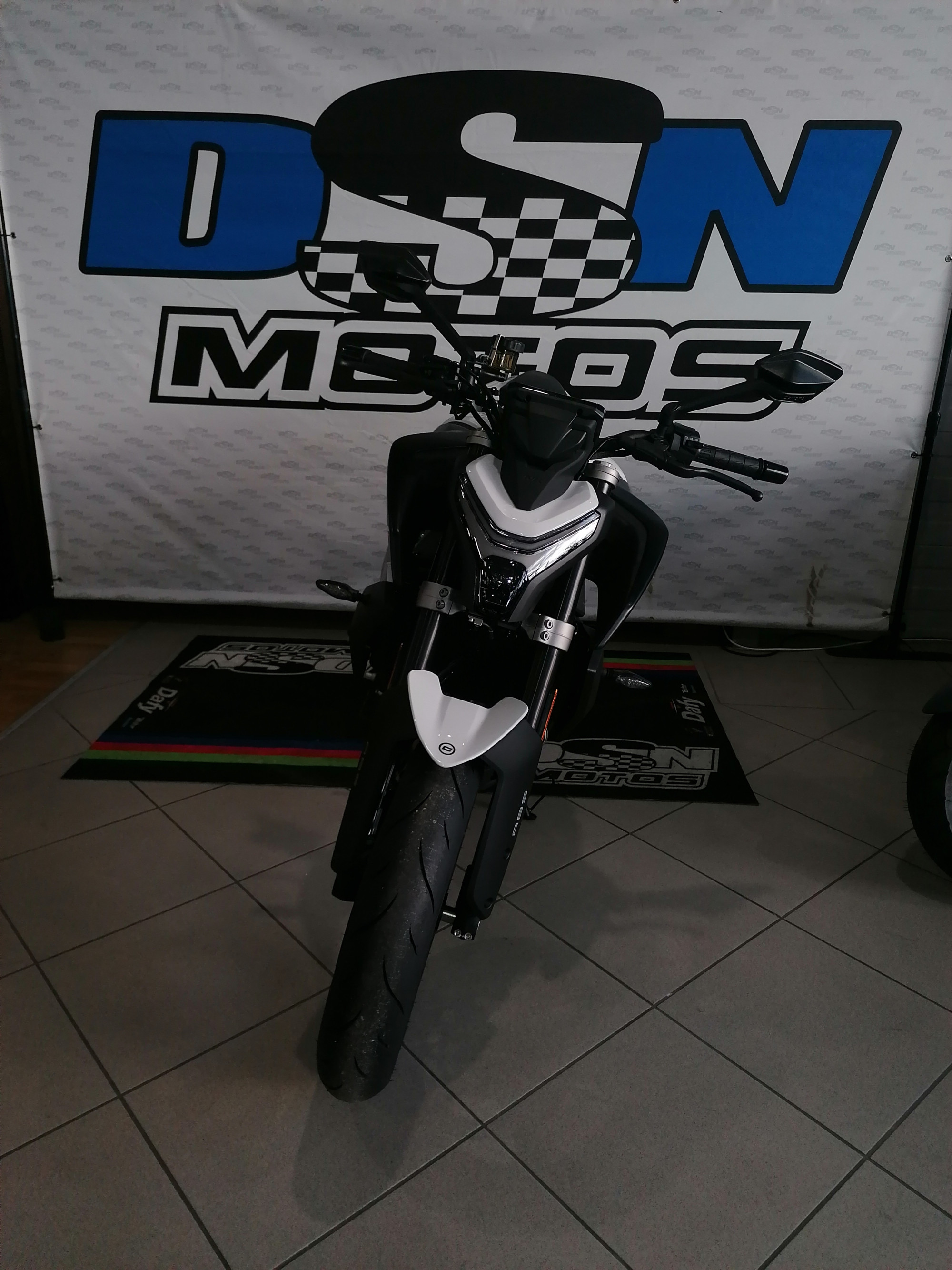 photo de CF MOTO 450 NK ROADSTER 450 occasion de couleur  en vente à Toulenne n°2