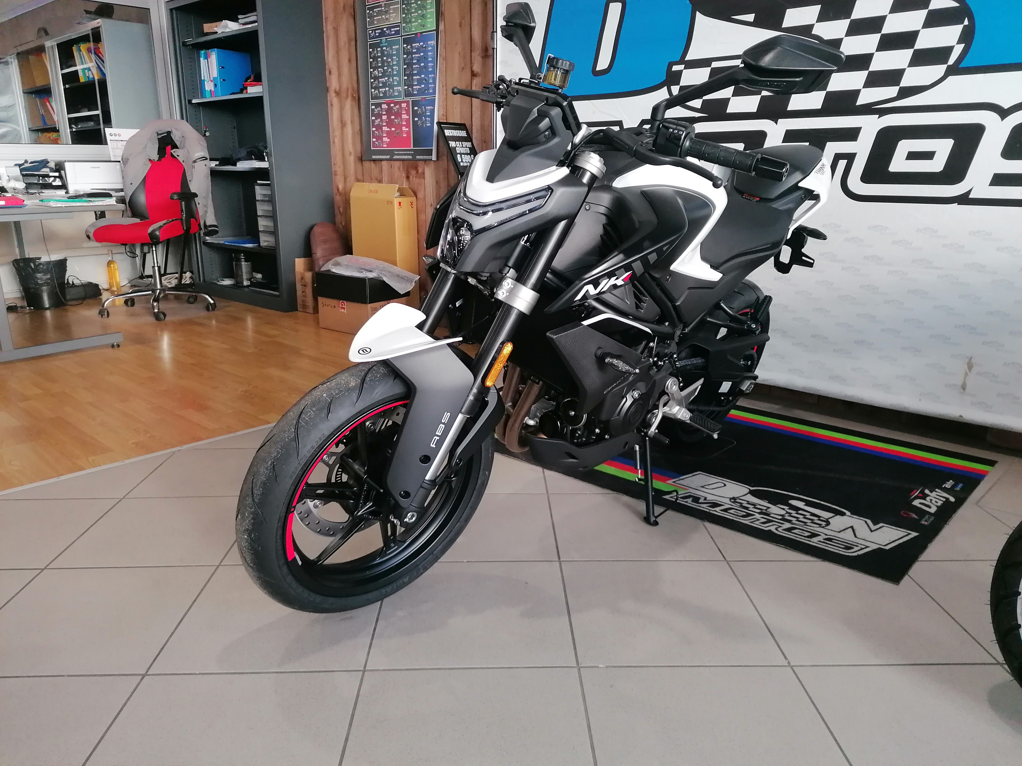 photo de CF MOTO 450 NK ROADSTER 450 occasion de couleur  en vente à Toulenne n°3