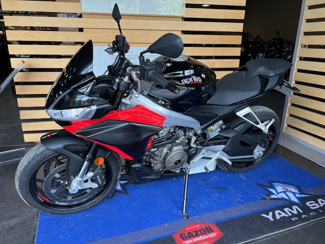 photo de APRILIA TUONO 660 FACTORY 660 occasion de couleur  en vente à Royan n°2