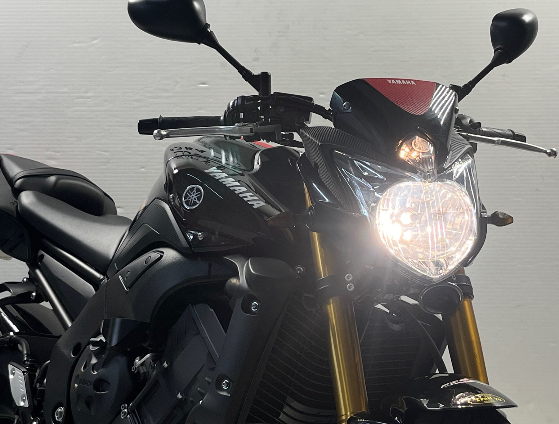 photo de YAMAHA FZ8 R 800 occasion de couleur  en vente à Vesoul n°1