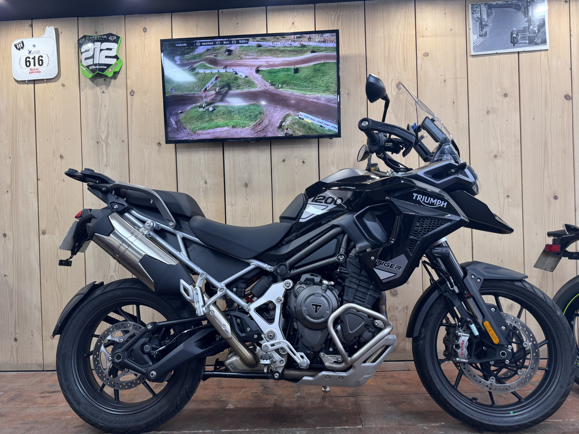 photo de TRIUMPH TIGER 1200 GT PRO 1160 occasion de couleur  en vente à Chambourcy n°2