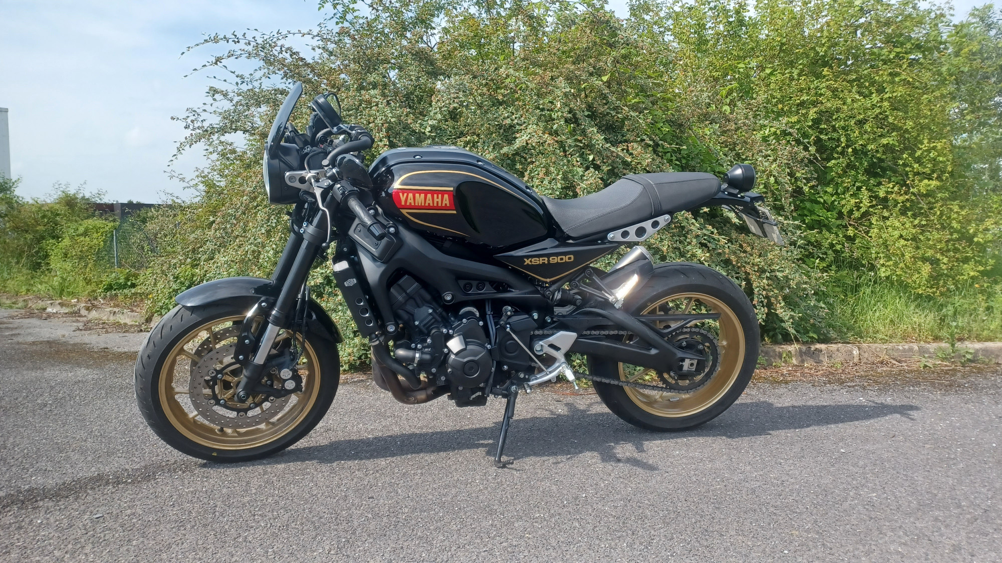 photo de YAMAHA XSR 900 850 occasion de couleur  en vente à Laon n°2