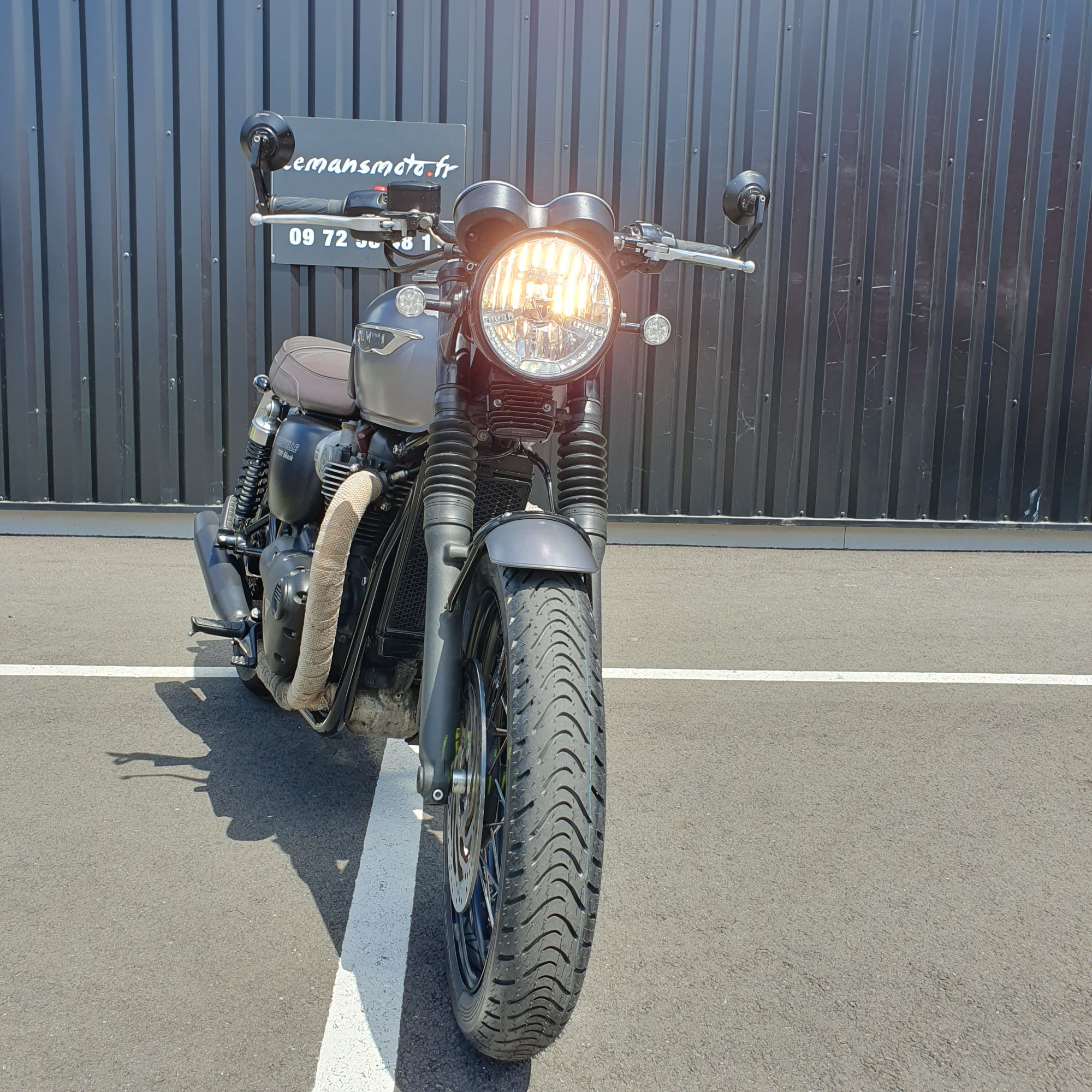 photo de TRIUMPH BONNEVILLE T120 1200 occasion de couleur  en vente à Ruaudin n°3