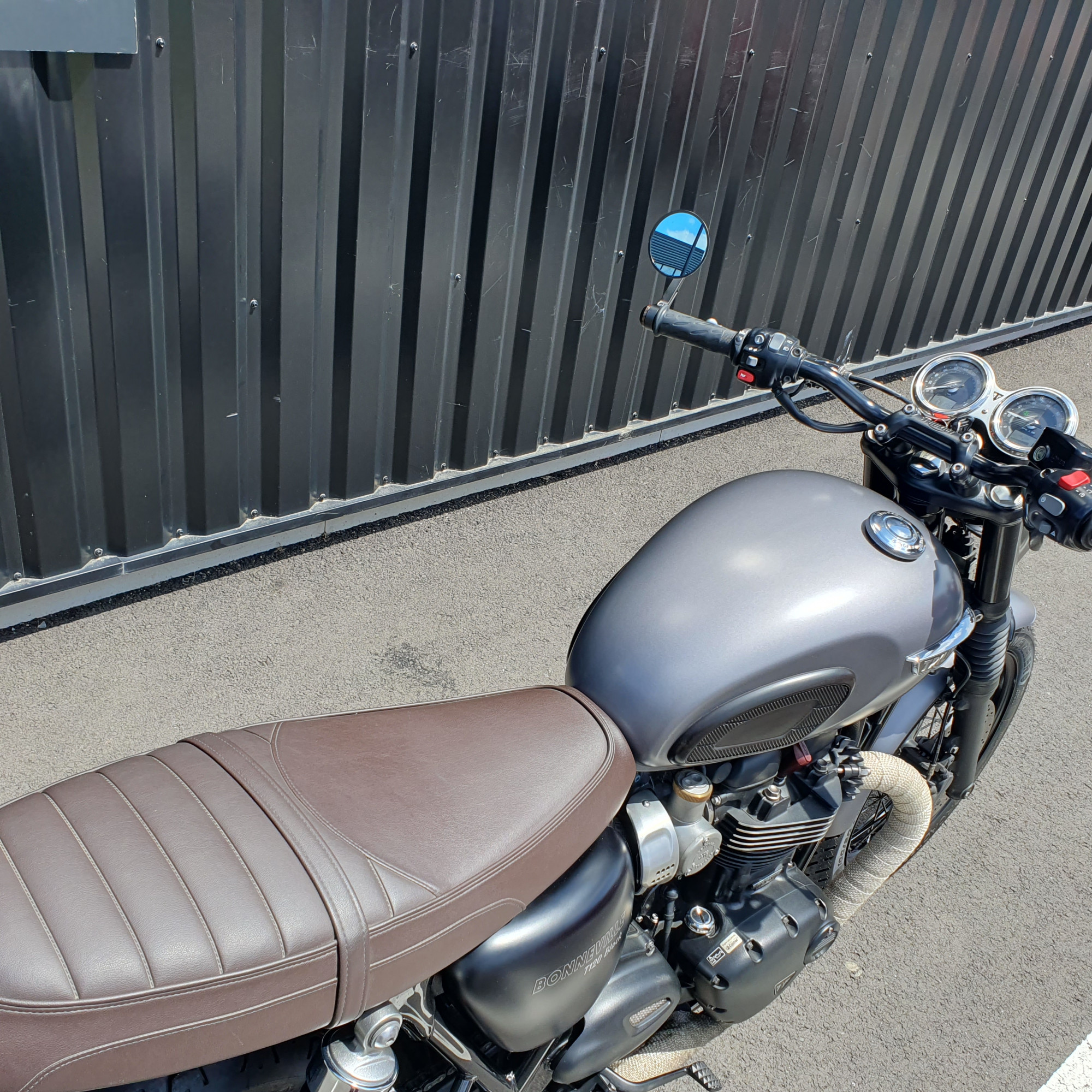 photo de TRIUMPH BONNEVILLE T120 1200 occasion de couleur  en vente   Ruaudin