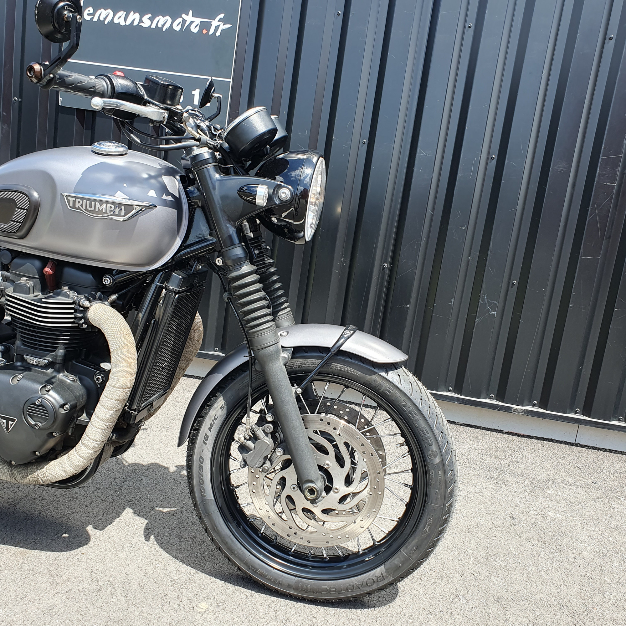 photo de TRIUMPH BONNEVILLE T120 1200 occasion de couleur  en vente à Ruaudin n°2