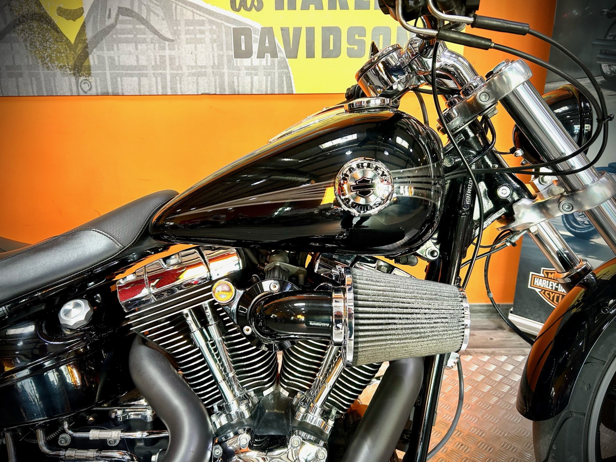 photo de HARLEY DAVIDSON SOFTAIL BREAKOUT 1690 1690 occasion de couleur  en vente à Perpignan n°2