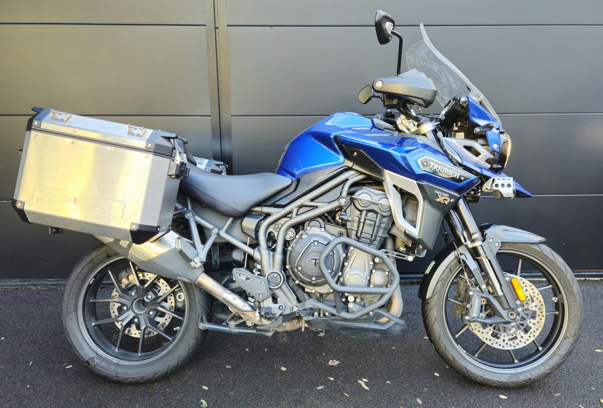 photo de TRIUMPH TIGER 1200 EXPLORER XRT 1200 occasion de couleur  en vente à Eragny n°3