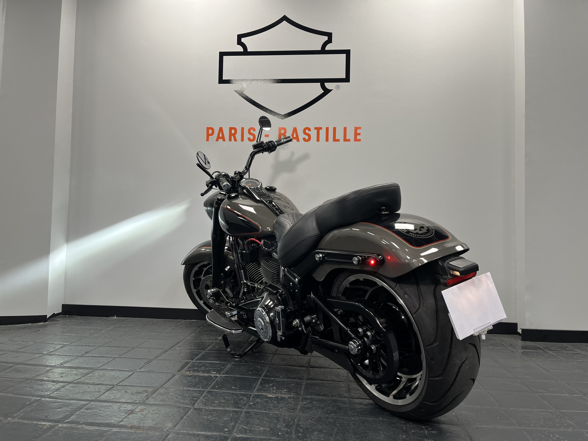 photo de HARLEY DAVIDSON SOFTAIL FAT BOY 1745 1745 occasion de couleur  en vente à Paris 03 n°2