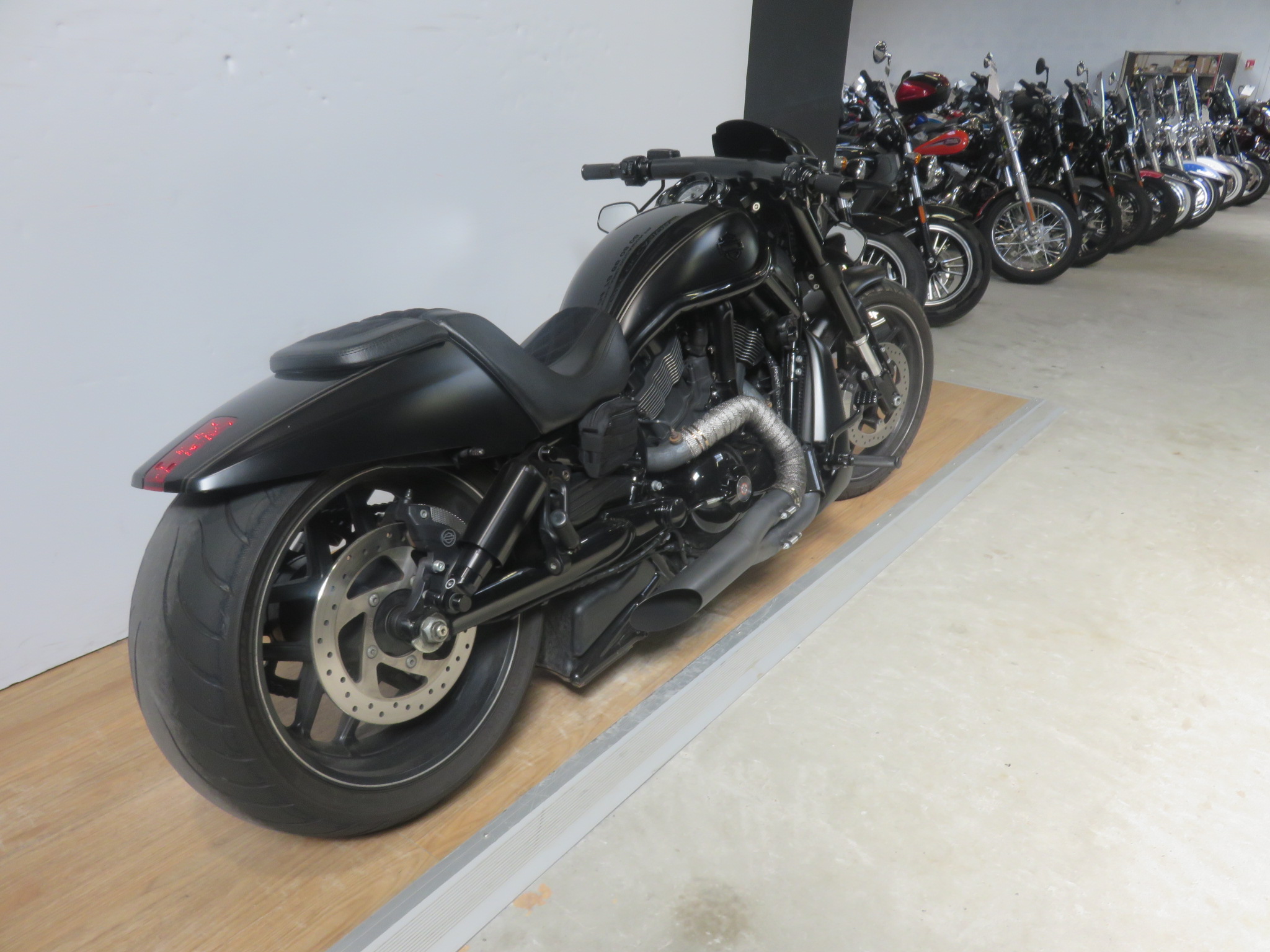 photo de HARLEY DAVIDSON NIGHT ROD SPECIAL 1250 occasion de couleur  en vente à Limonest n°2